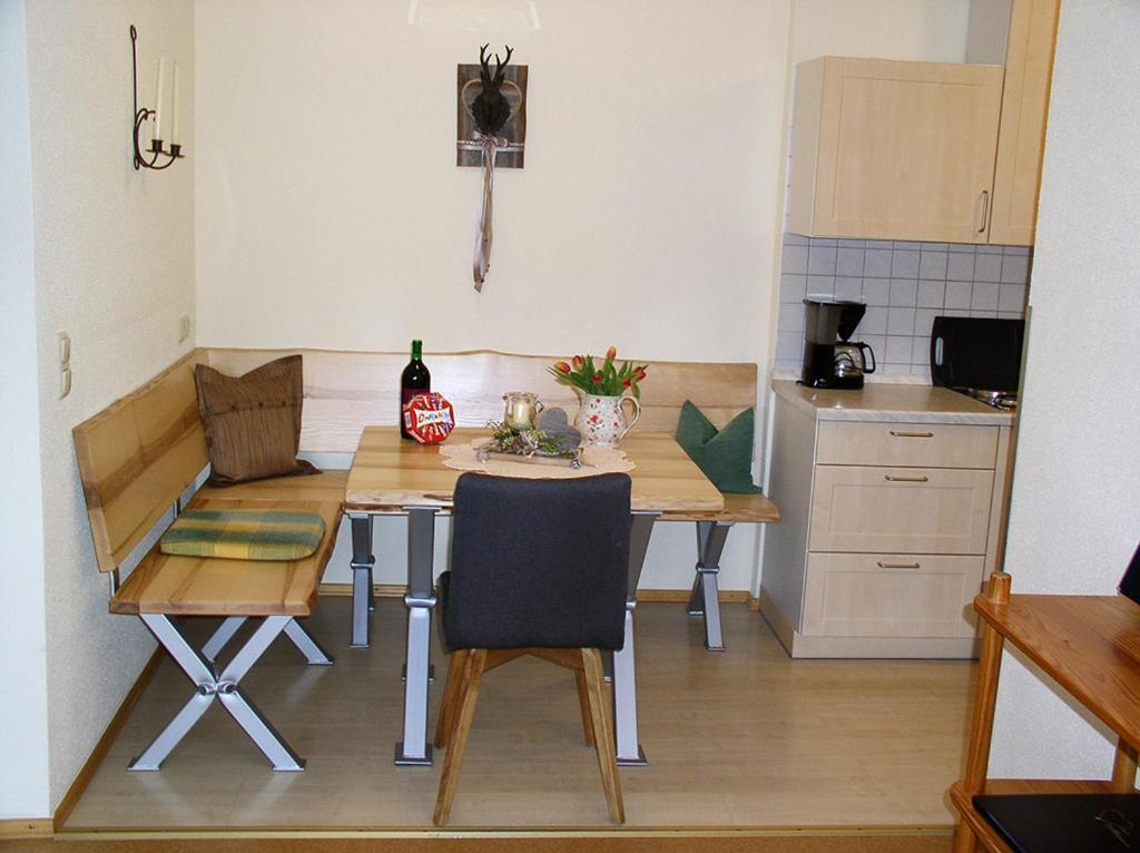 Apartment with Balcony photo 3