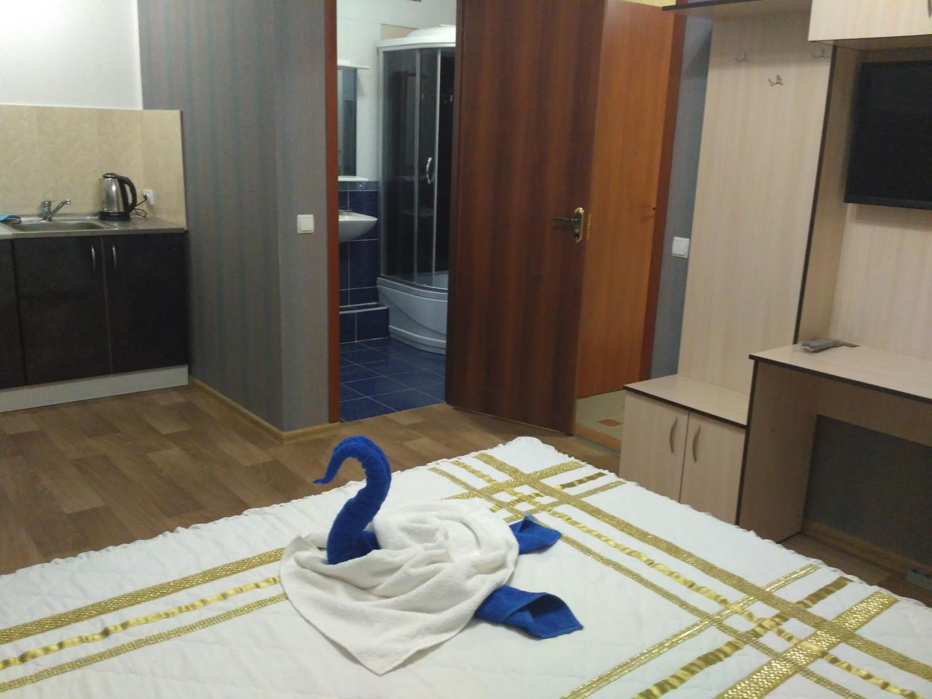 Comfort Triple Room with Shower photo 3