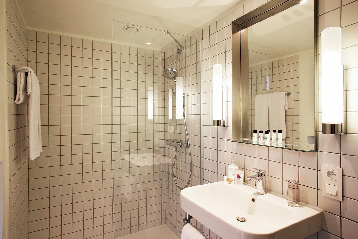 Standard Double Room - Photo 3