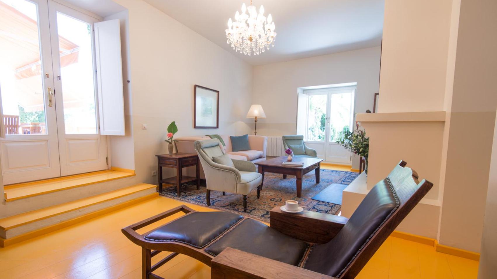 Deluxe Suite - Photo 2