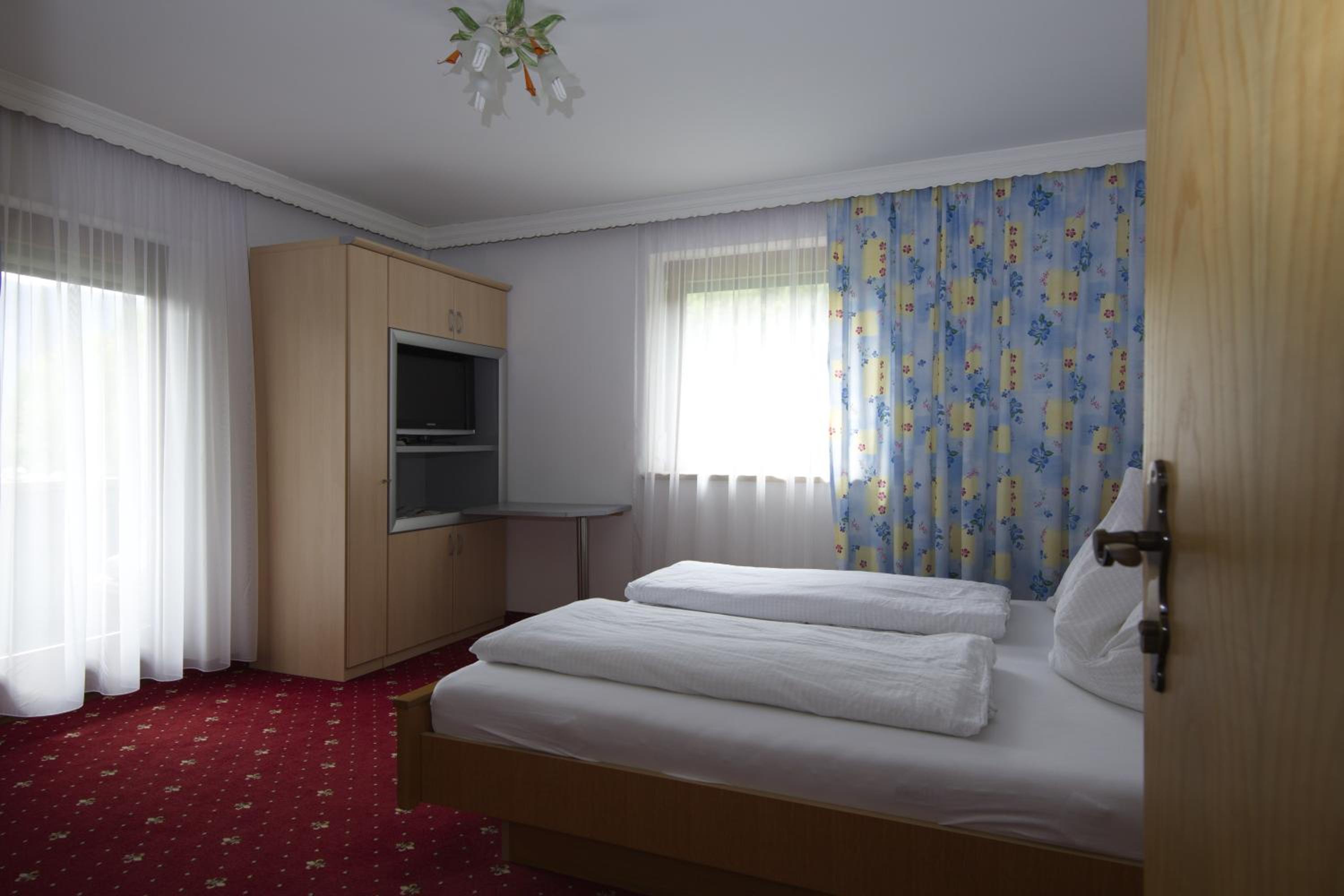 Triple Room with Mountain View