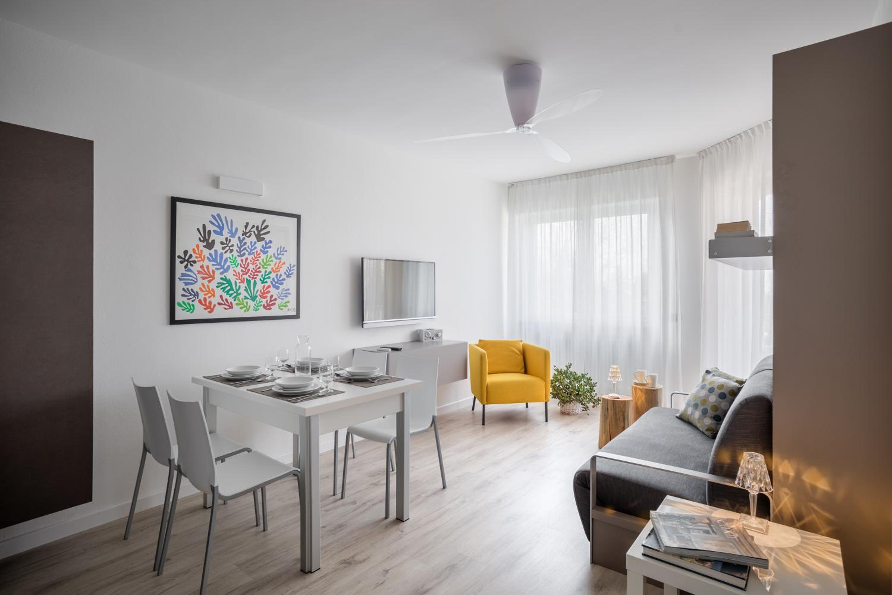 Deluxe One-Bedroom Apartment with Garden View photo 3