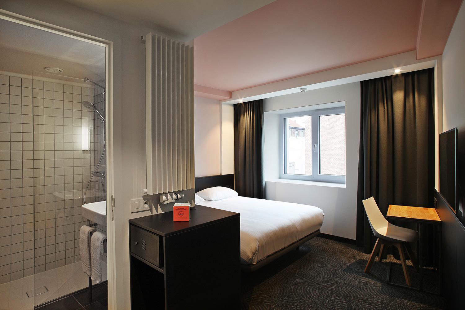 Standard Double Room - Photo 4