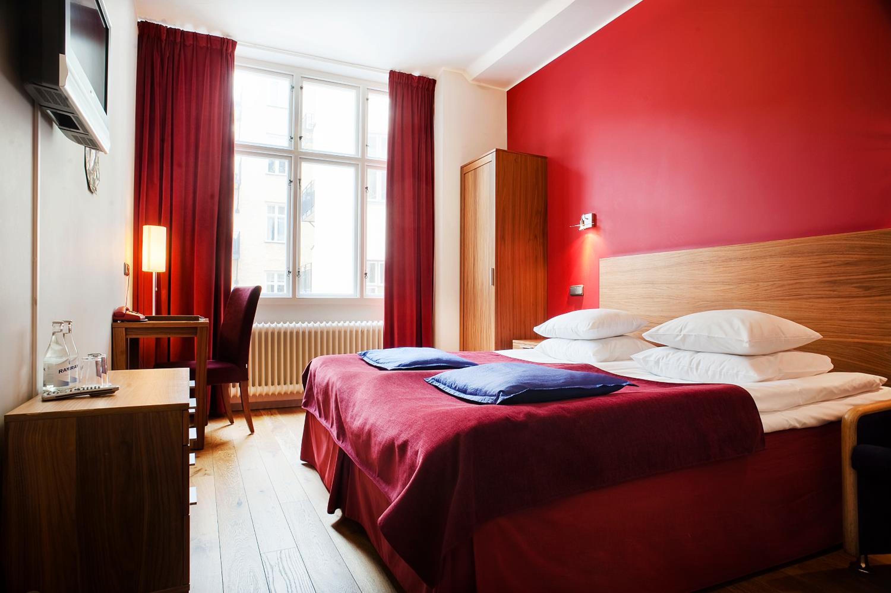 Double or Twin Room - Photo 4