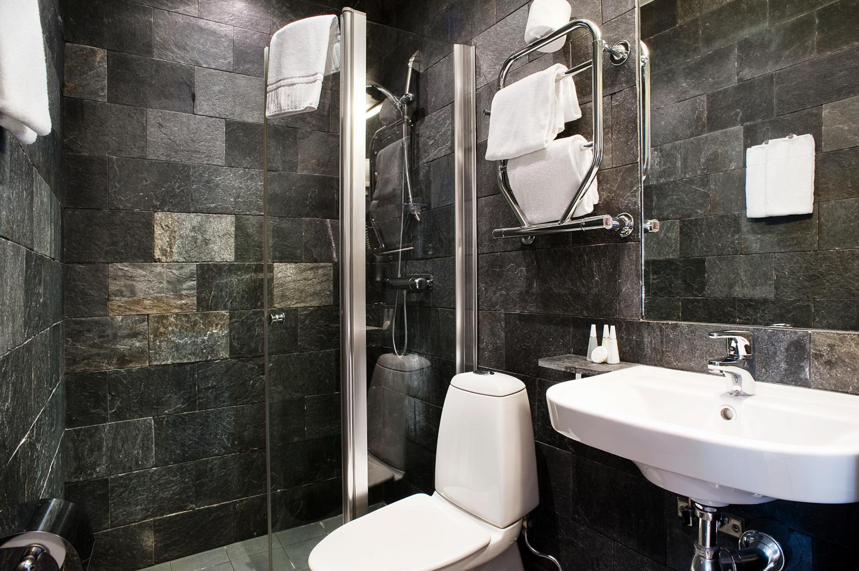 Double or Twin Room - Photo 2