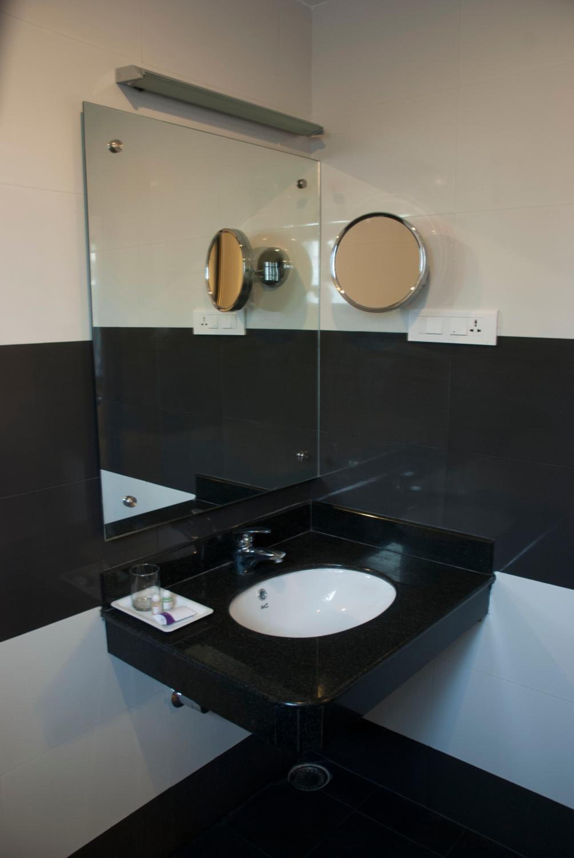 Club Double Room - Photo 3