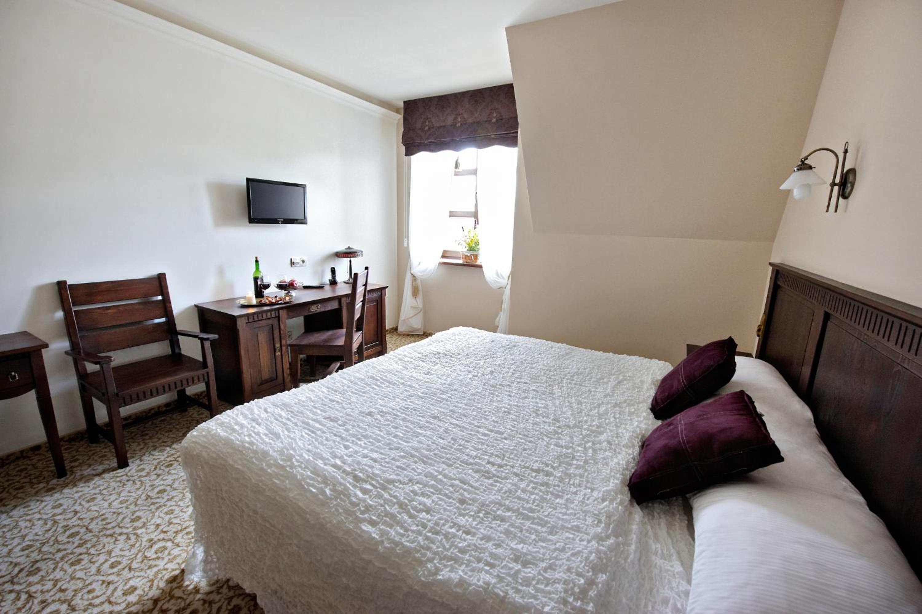 Double or Twin Room - Photo 2