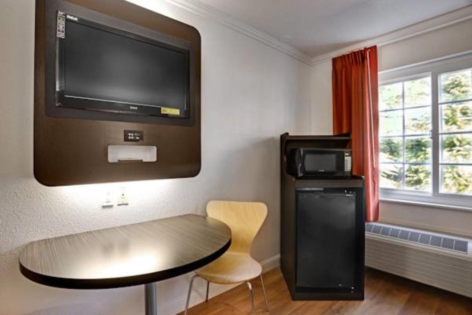 Quadruple Room - Non-Smoking - Photo 3