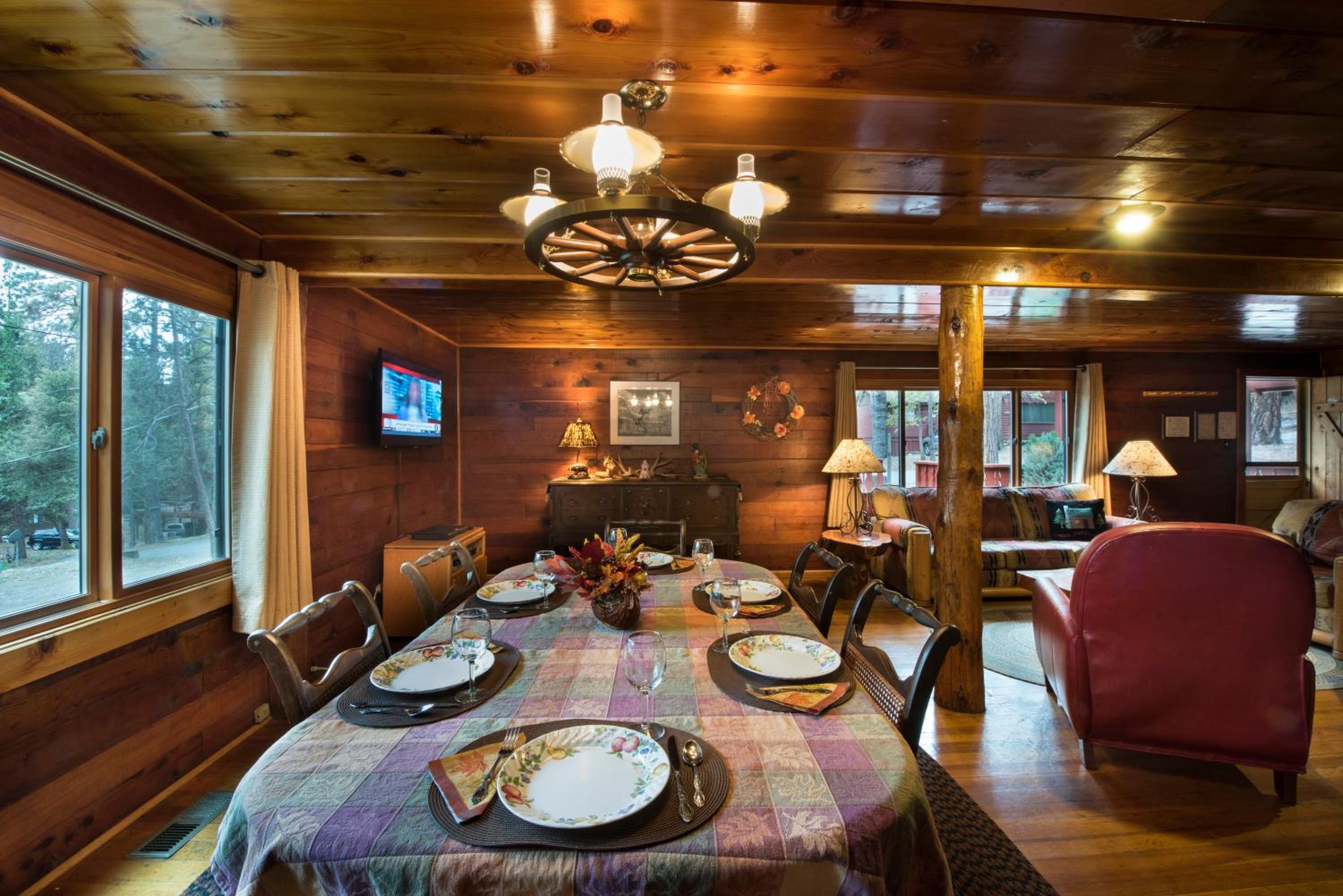Three-Bedroom House photo 3