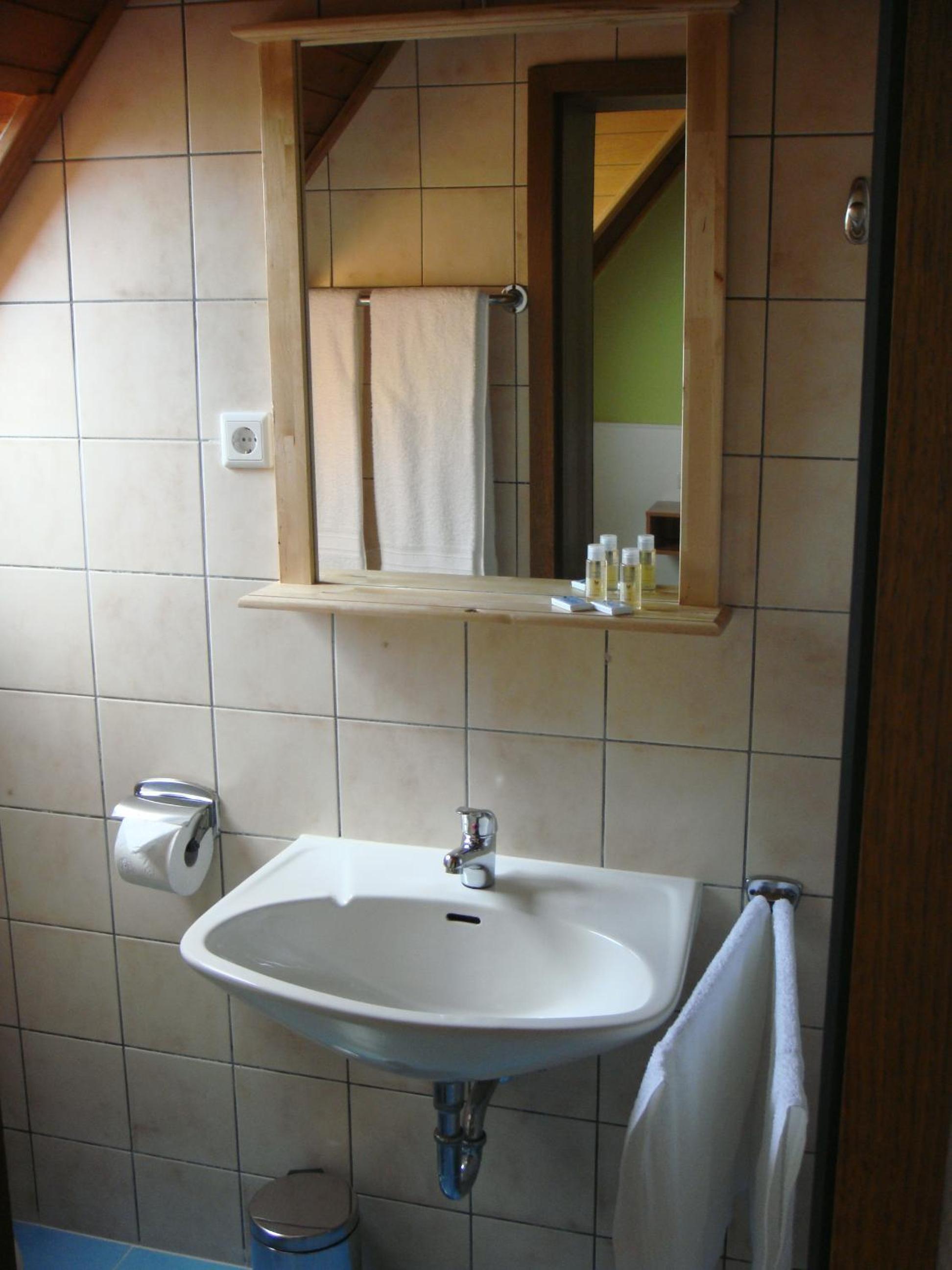 Single Room - Photo 3