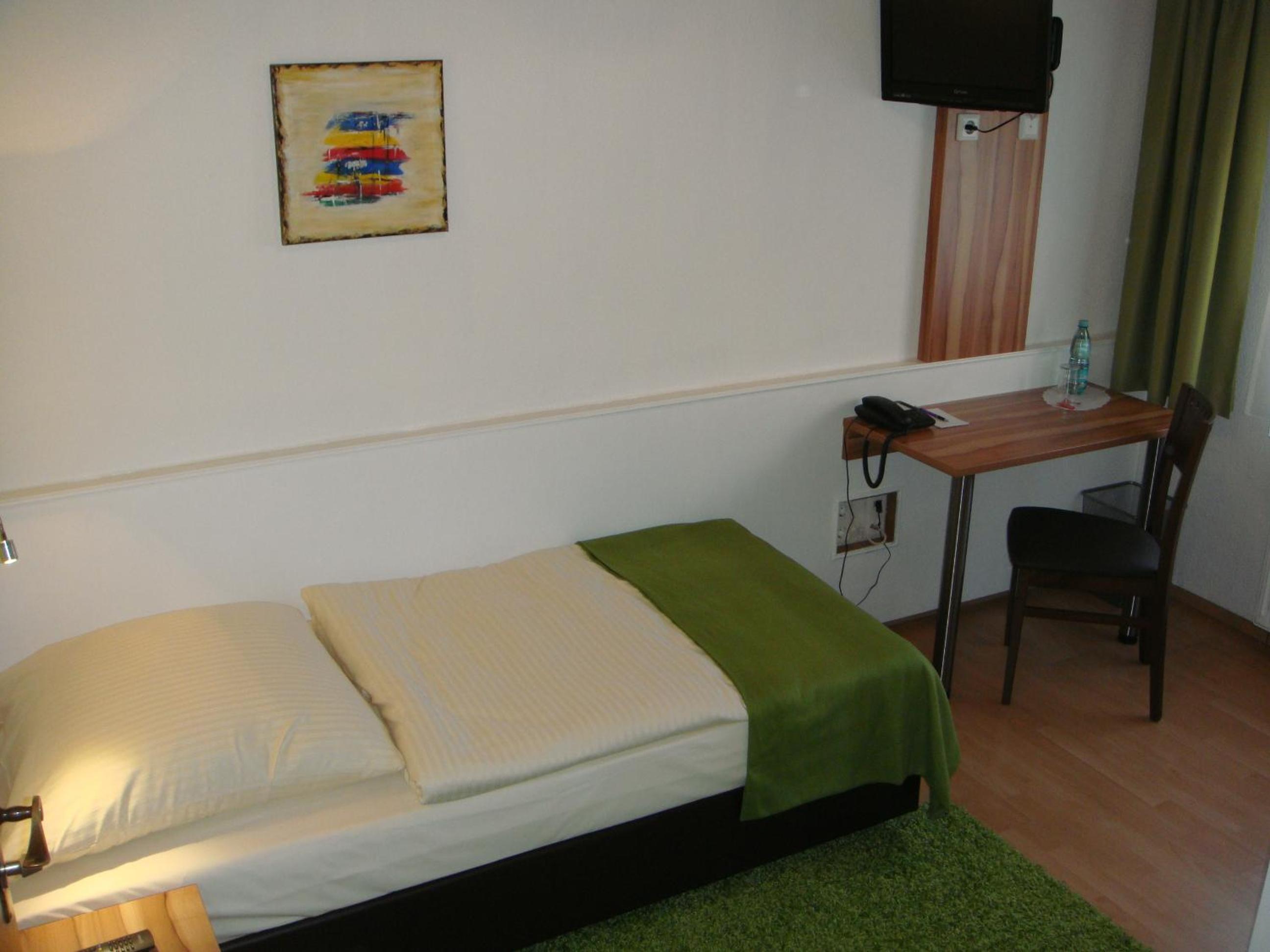 Single Room - Photo 5