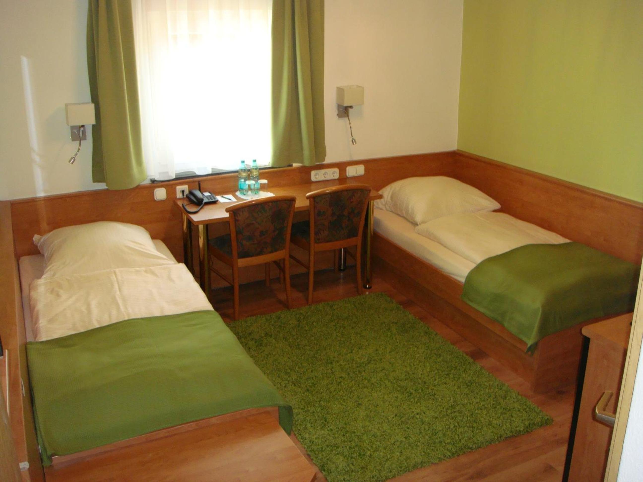 Twin Room - Photo 1