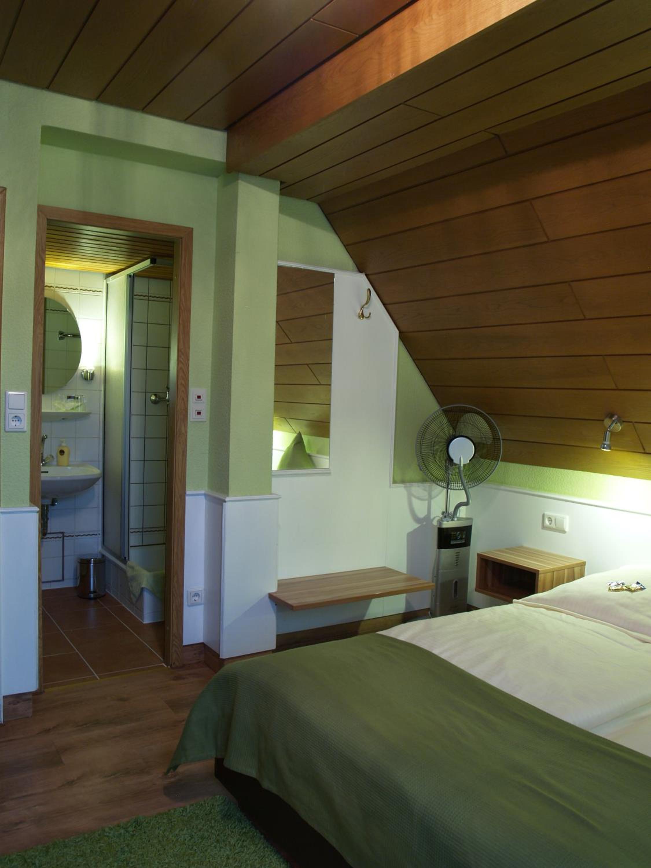 Double Room - Photo 9