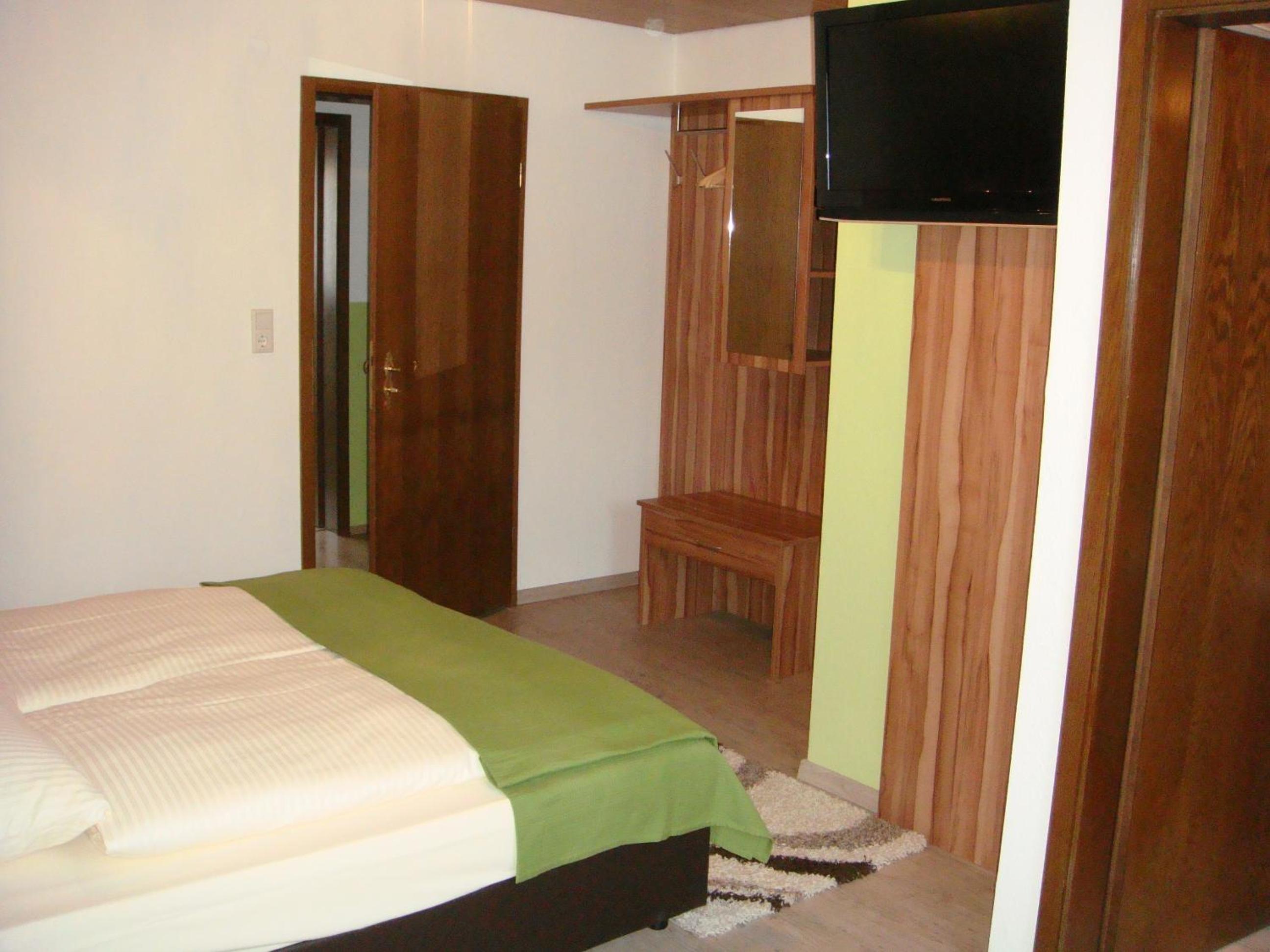 Double Room - Photo 6