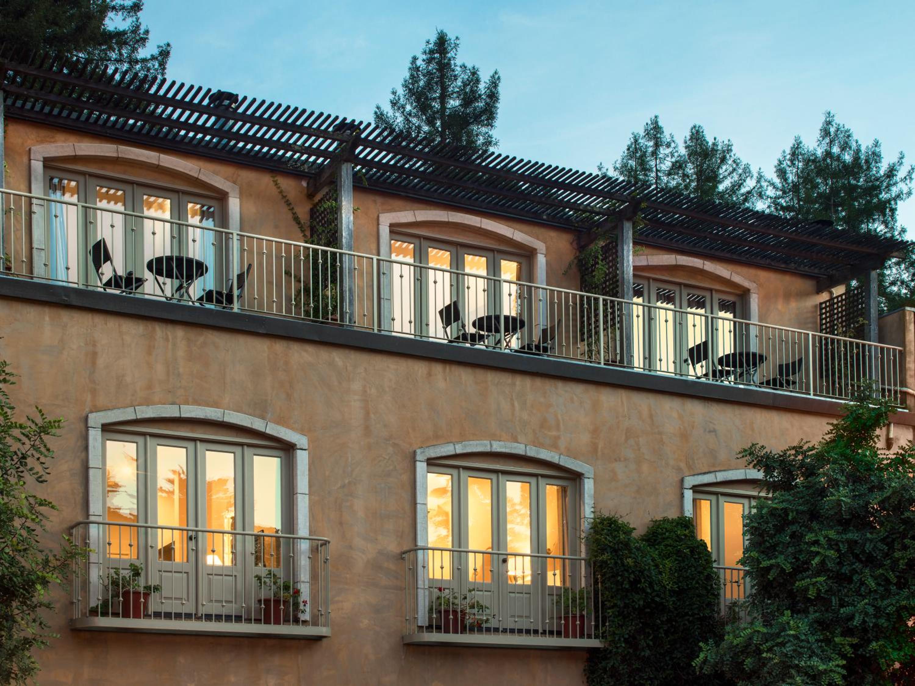 Balcony King