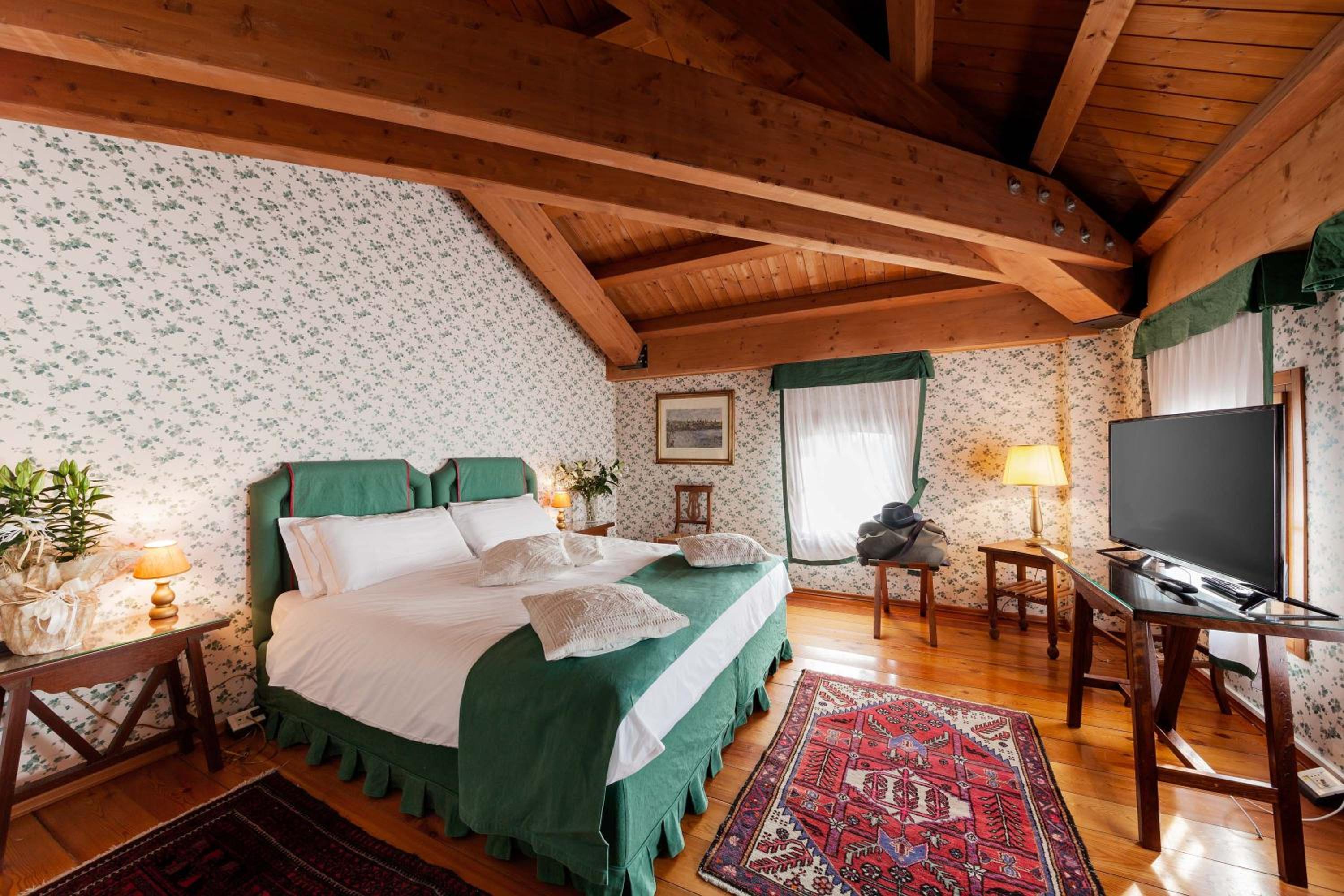 Suite with Garden View