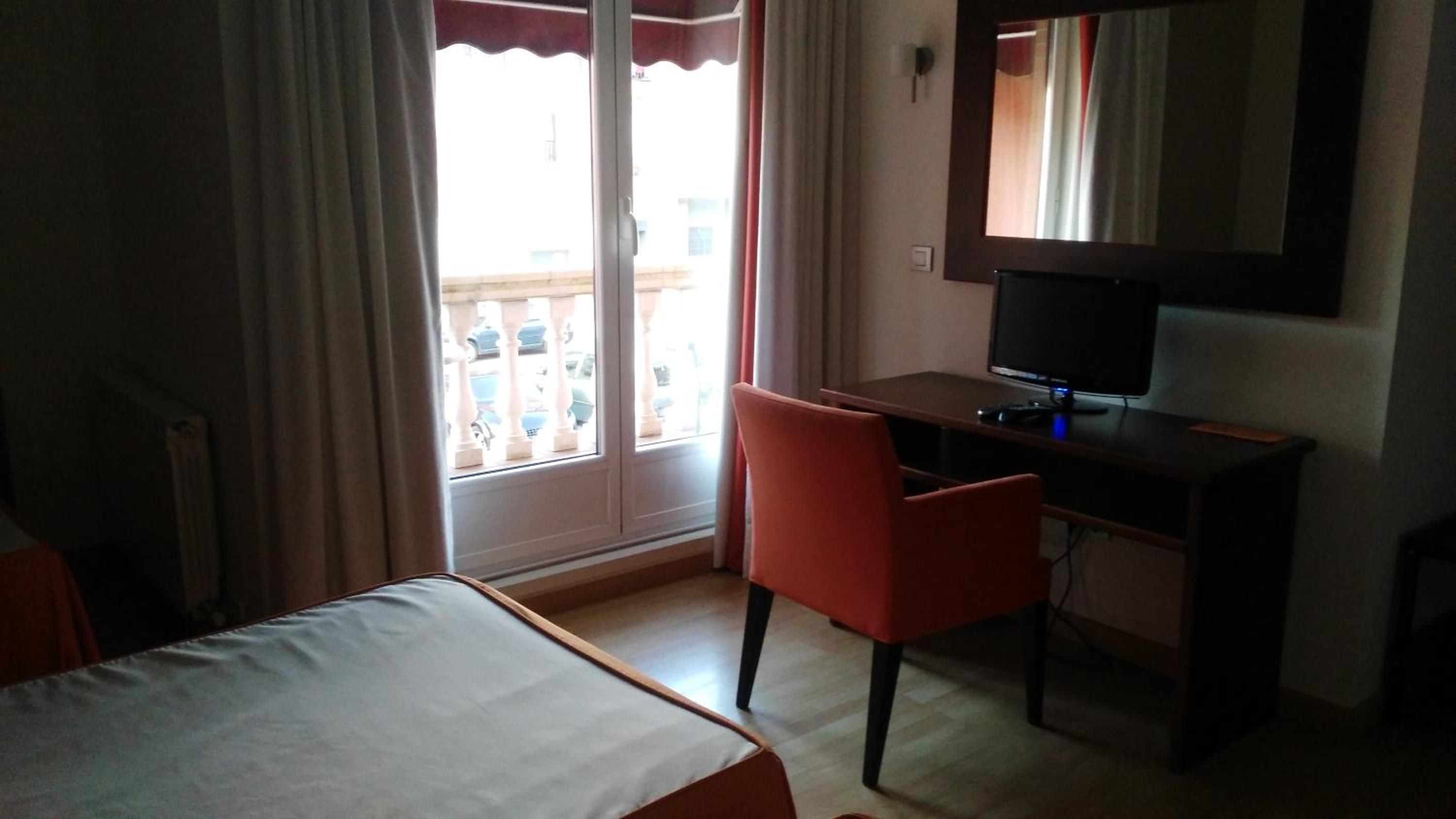 Standard Twin Room photo 2