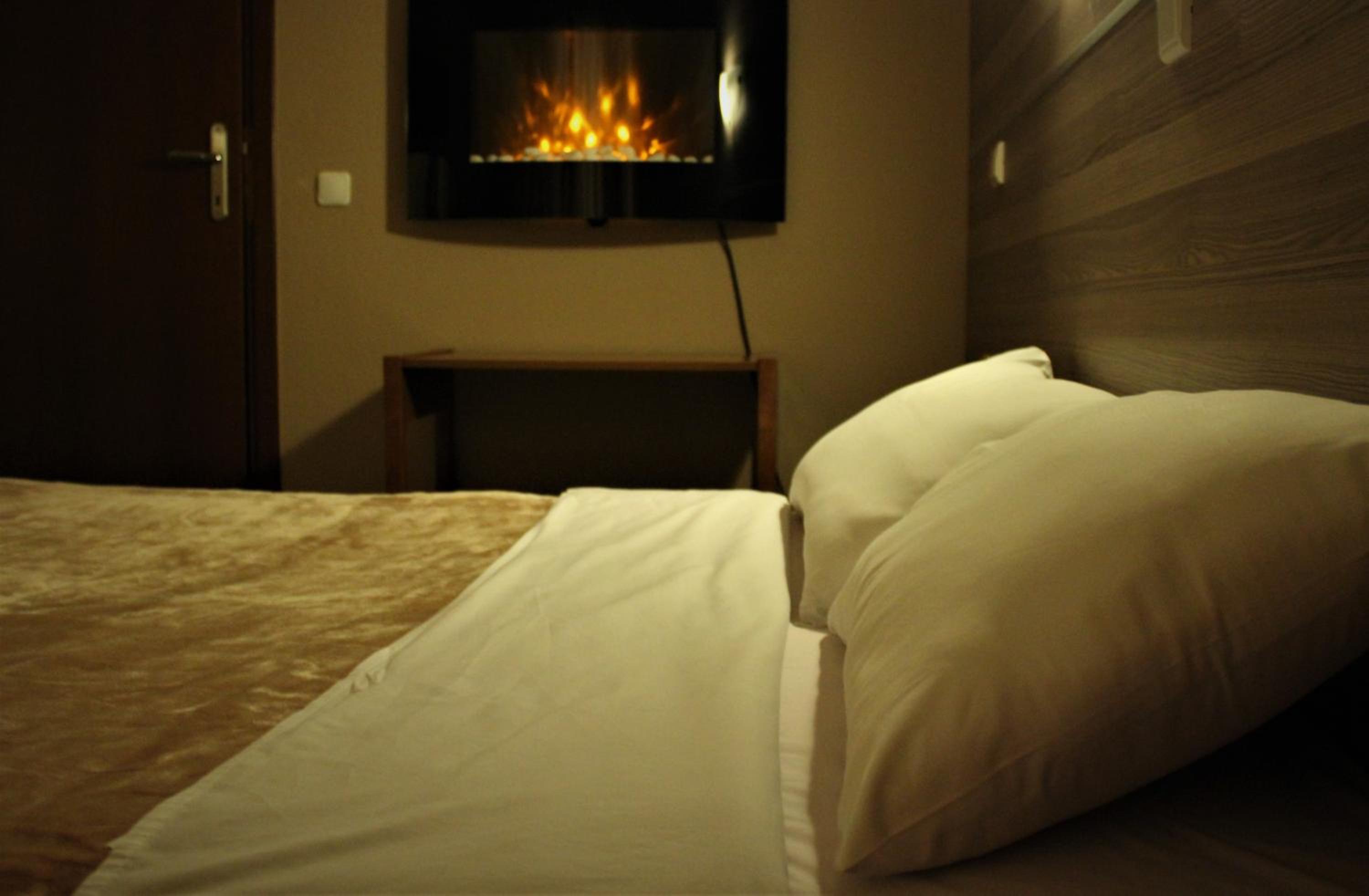 Double Room with Balcony - Photo 6