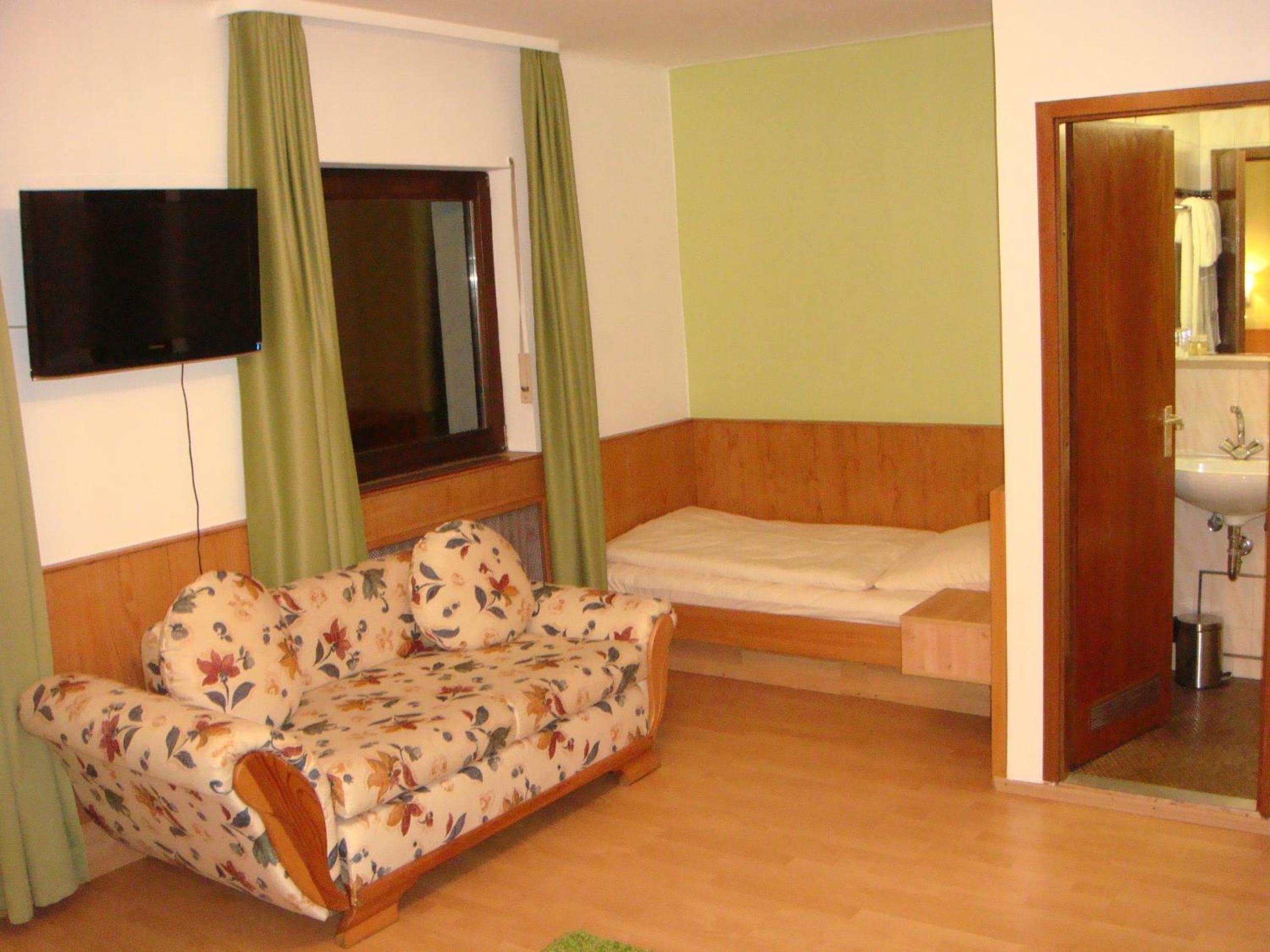 Triple Room - Photo 2