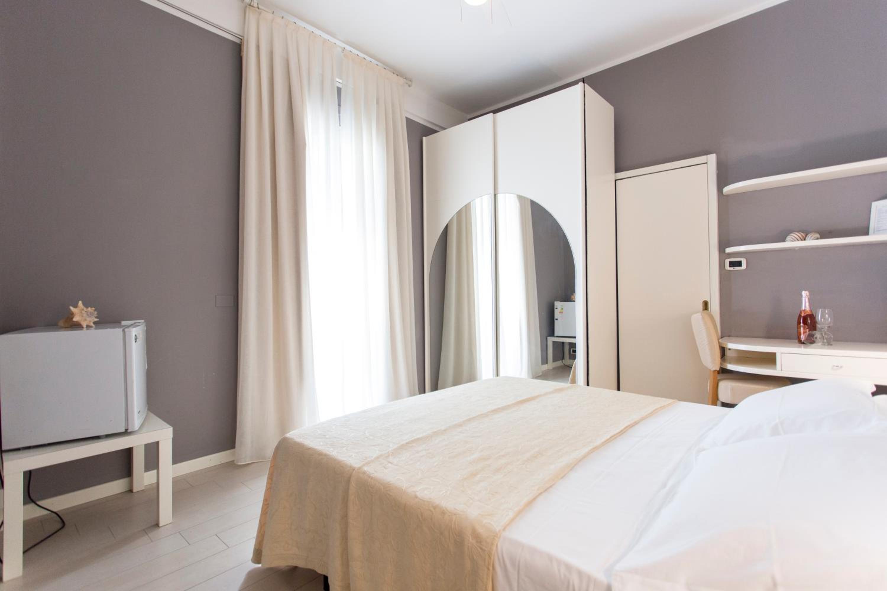 Superior Double or Twin Room - Photo 6