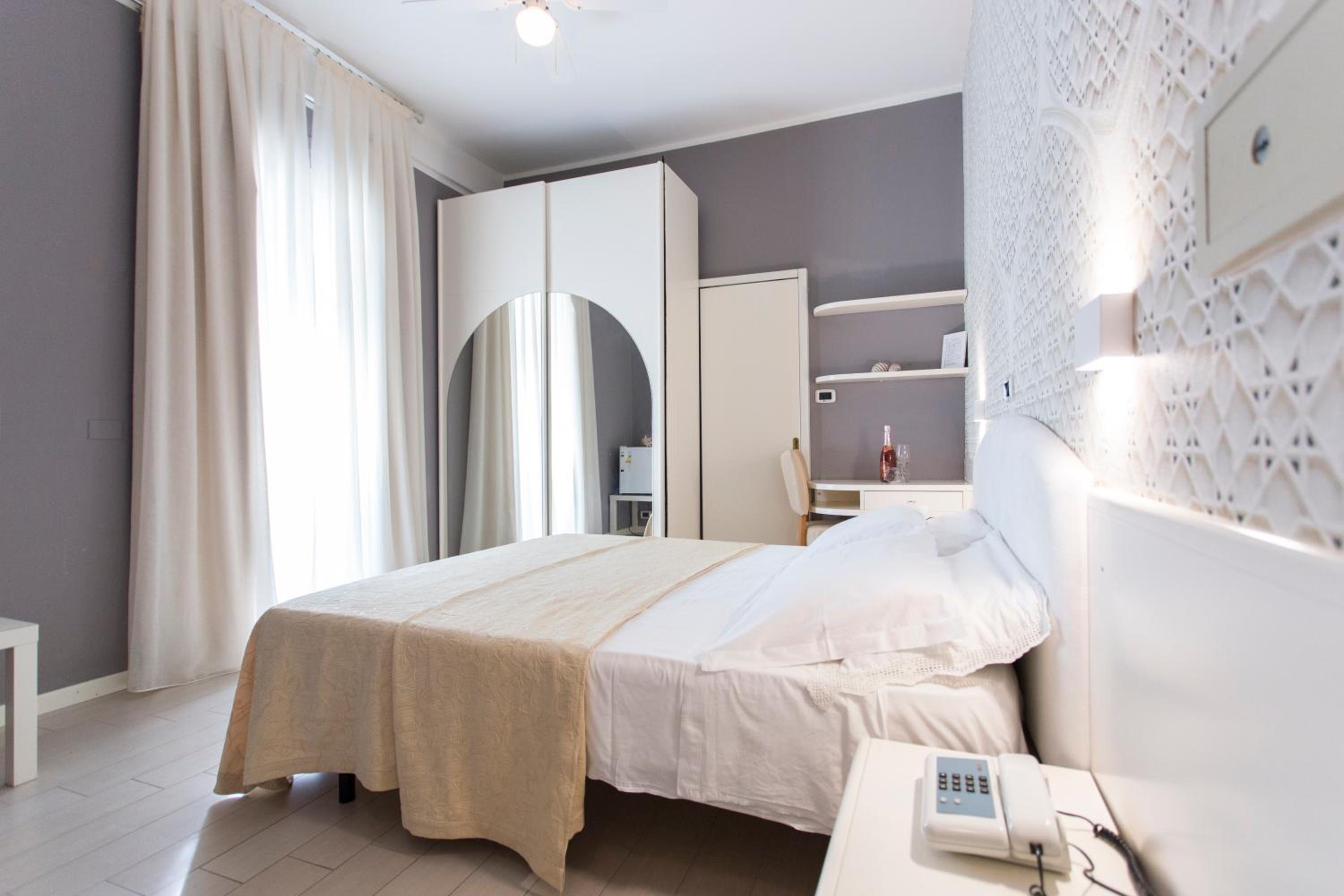 Superior Double or Twin Room - Photo 7
