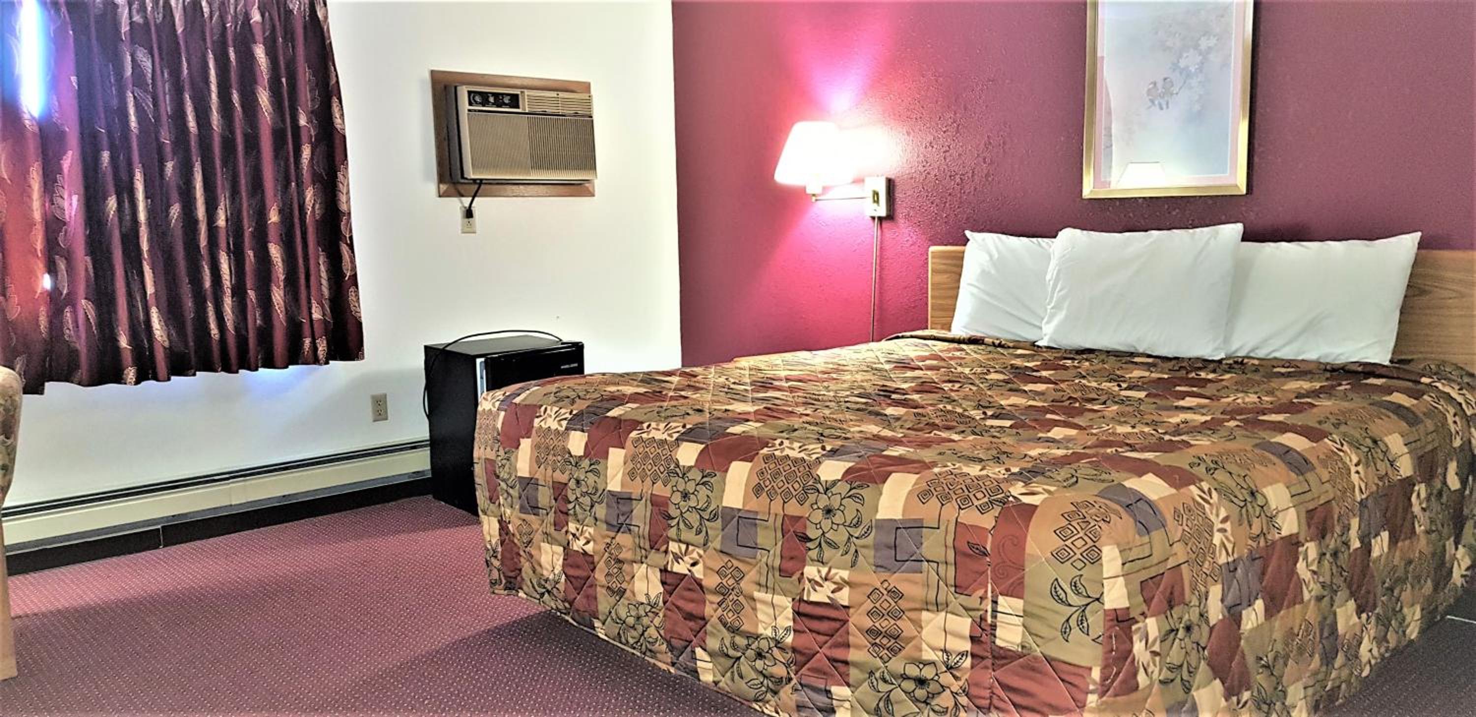 Queen Room photo 1
