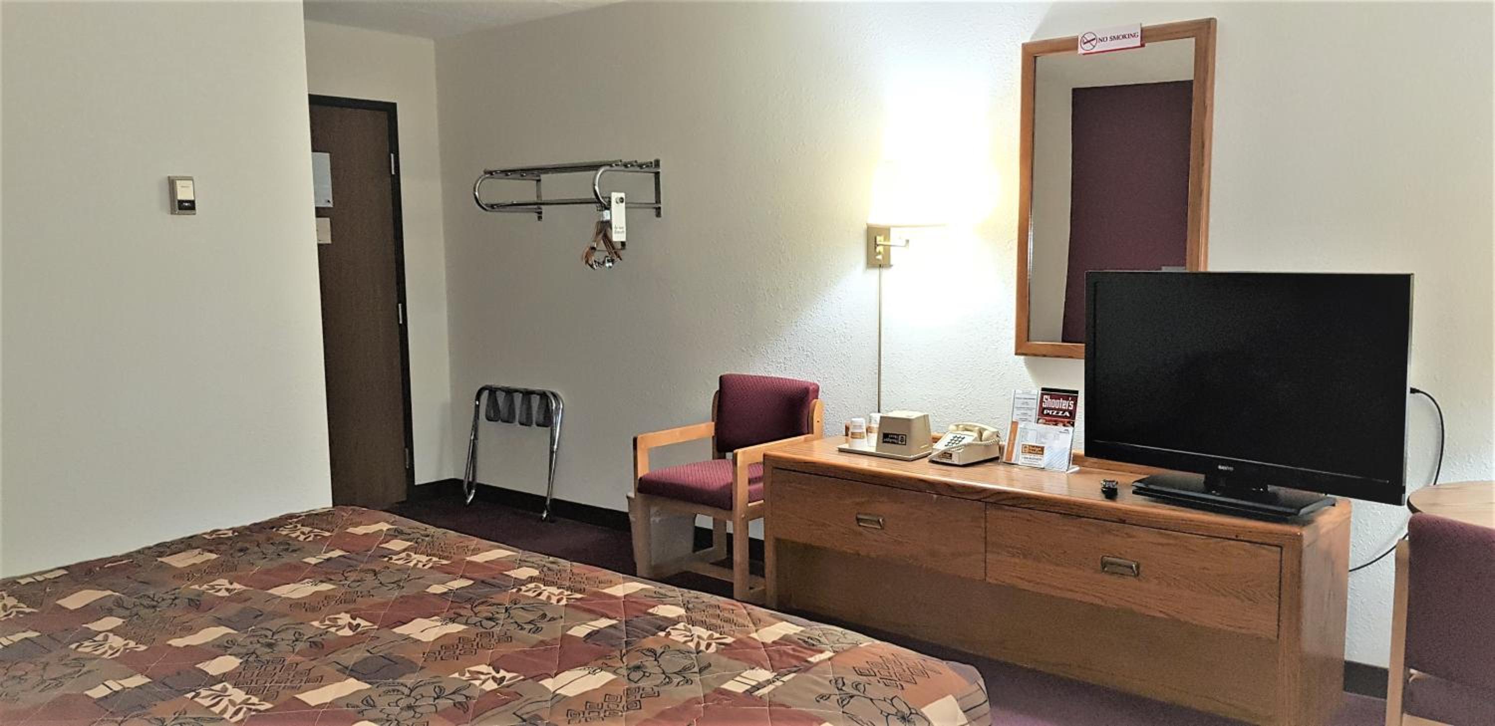 King Room - Non-Smoking photo 1