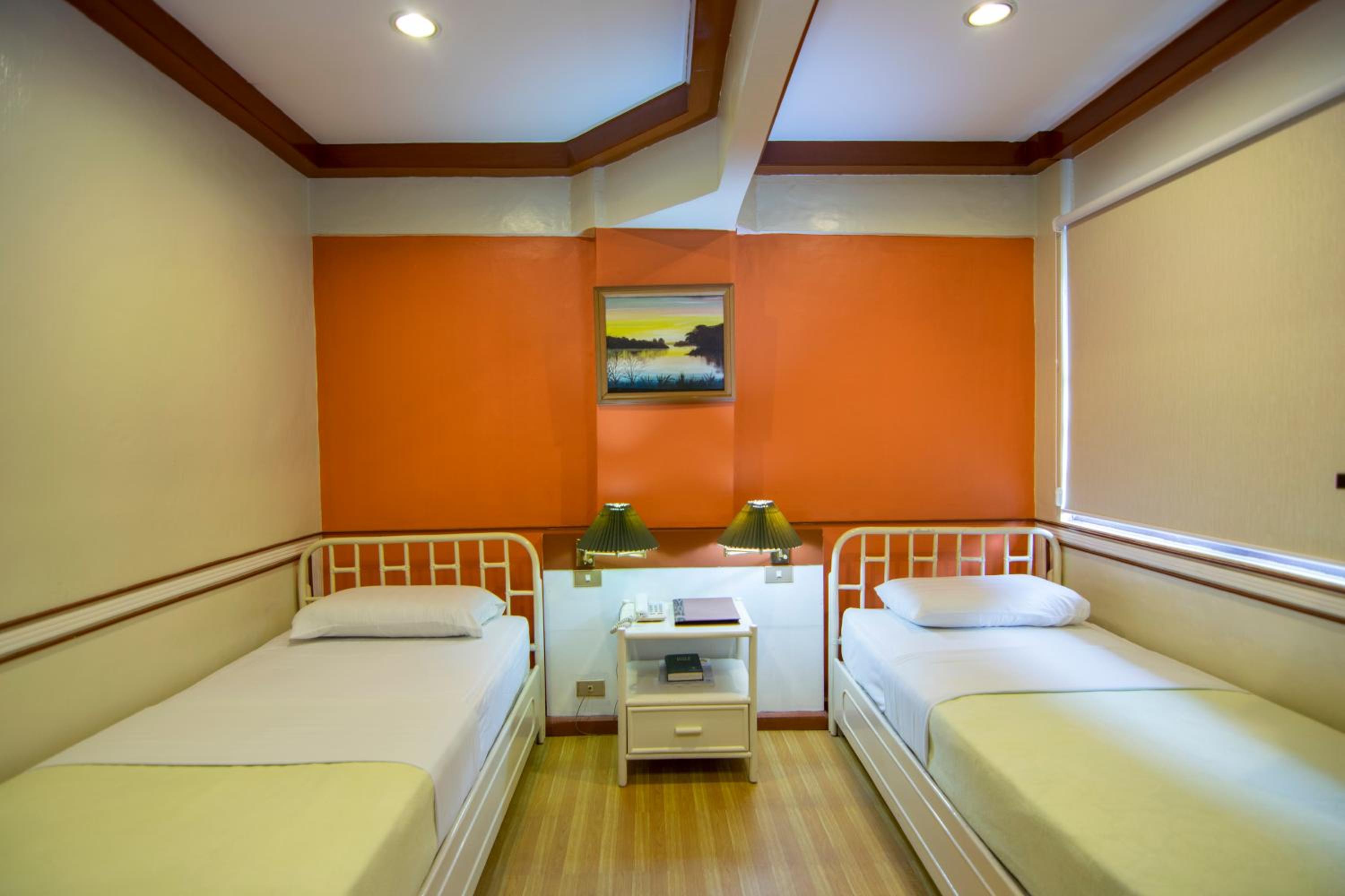 Standard Twin Room photo 2