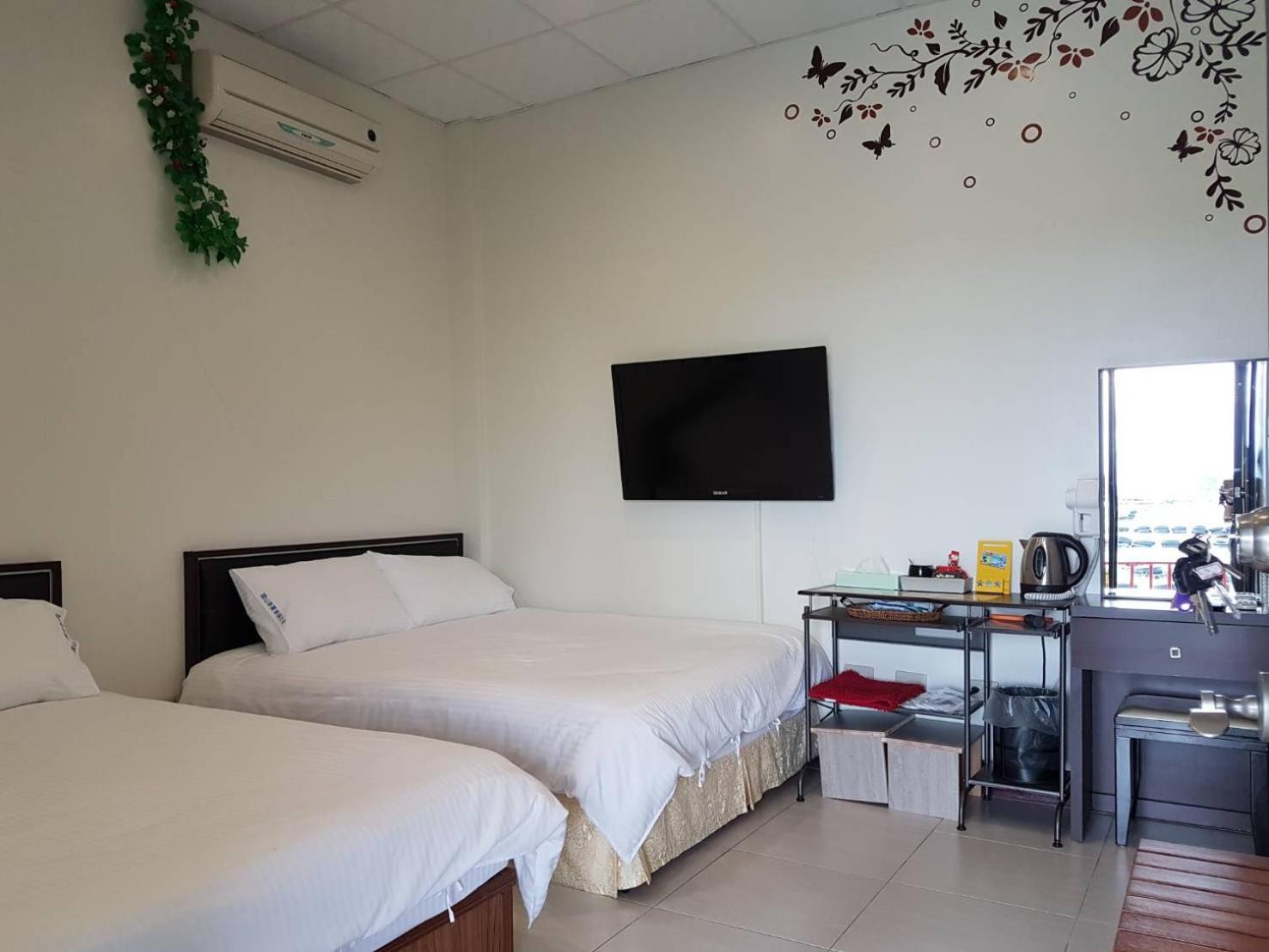 Quadruple Room with Mountain View photo 1