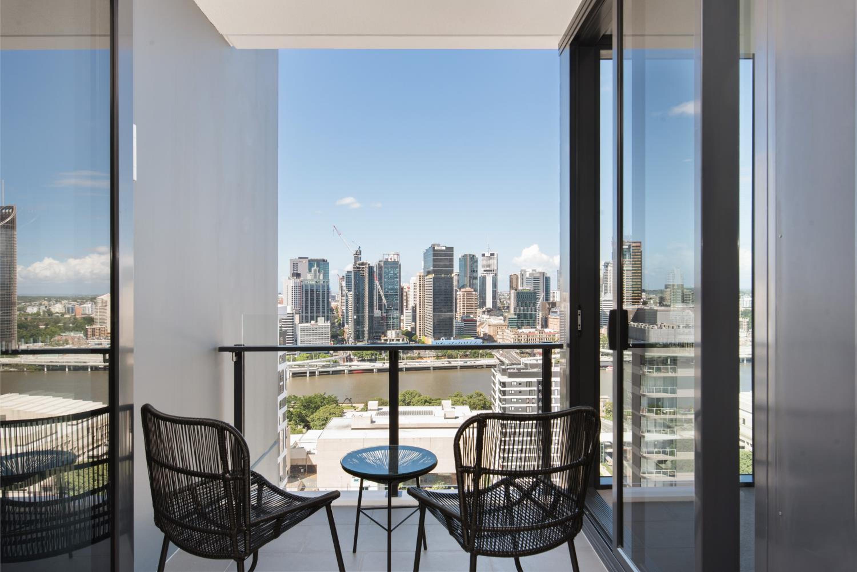 One Bedroom City View Apartment thumbnail 5
