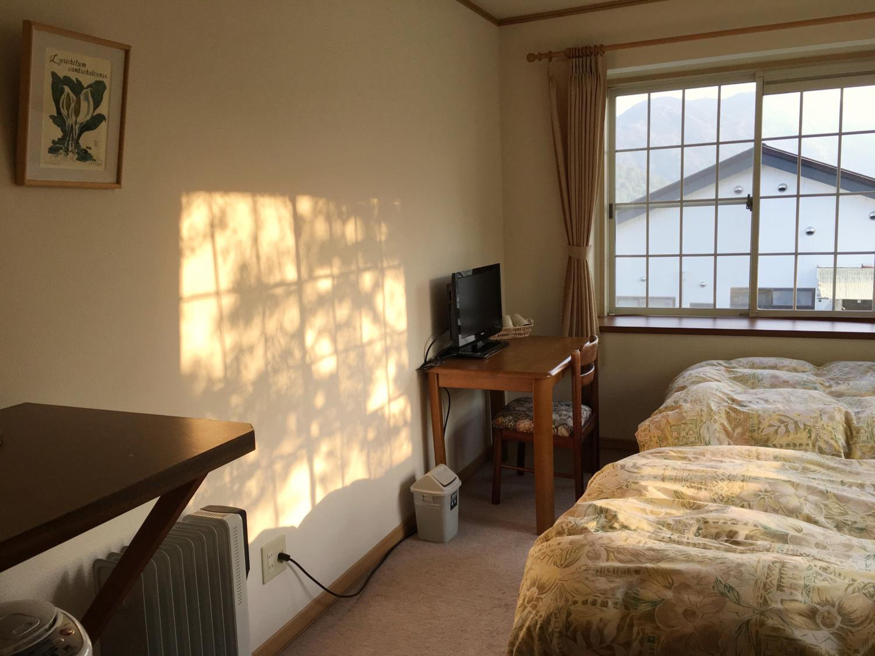 Twin Room - Photo 7