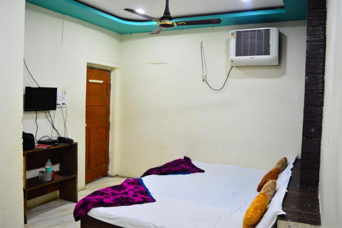 Double Room with Private Bathroom photo 3