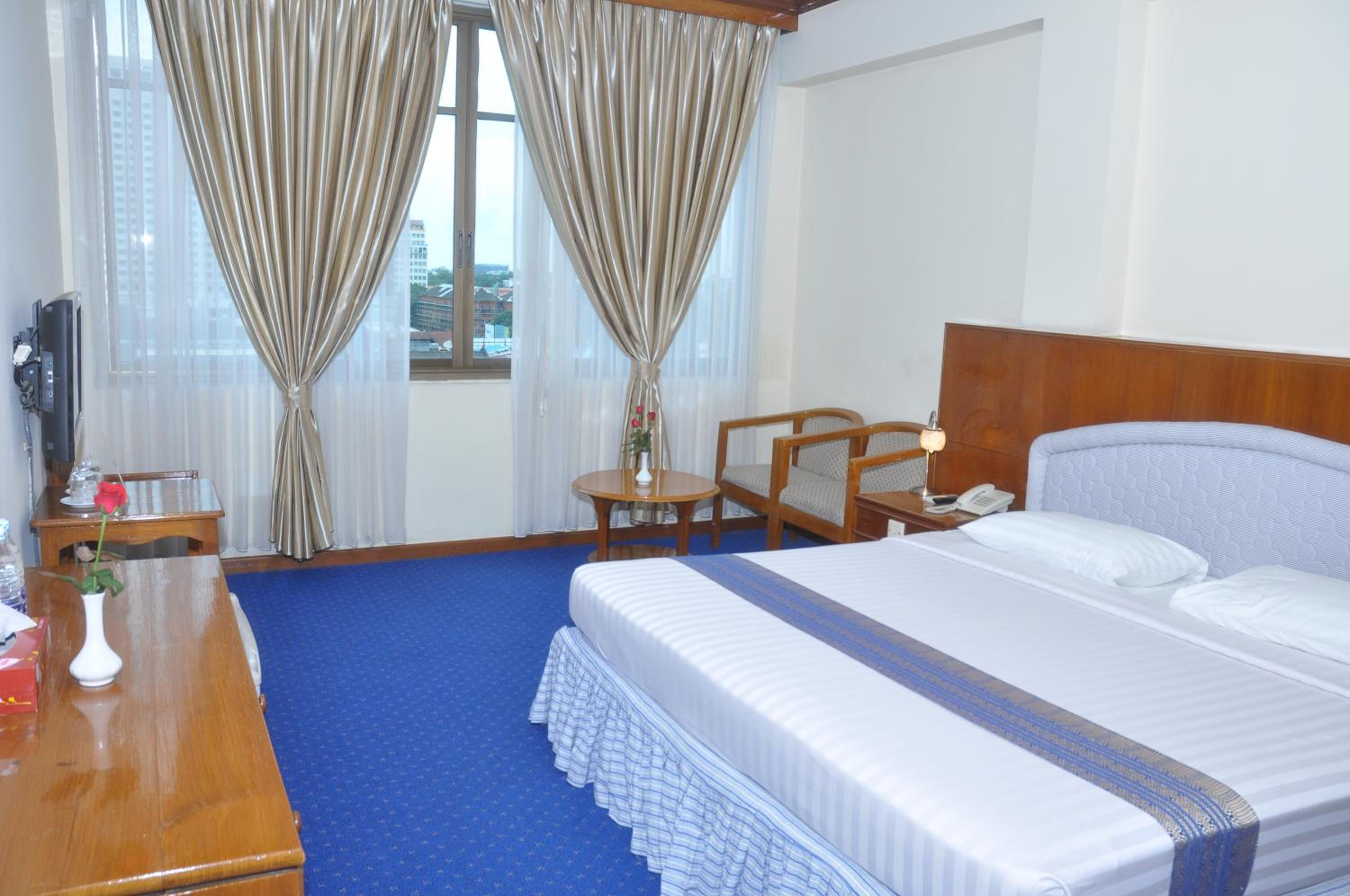 Superior Twin Room With City View photo 1