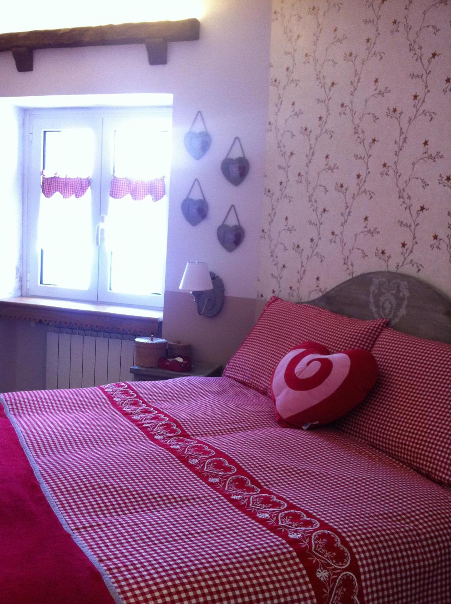 One-Bedroom Apartment with Mountain View photo 1