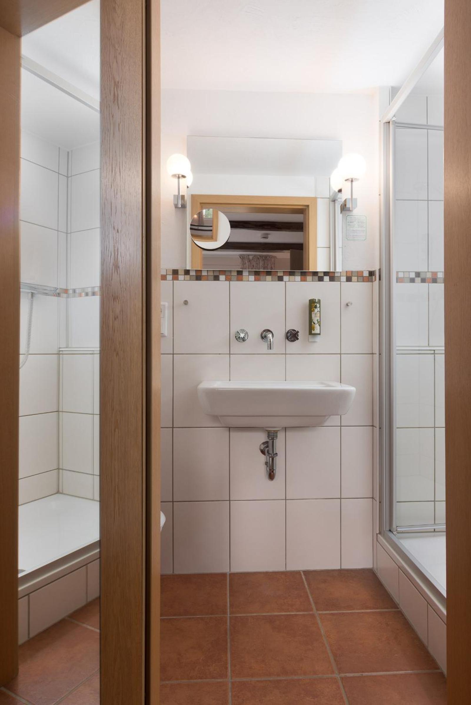 Double Room - Photo 17