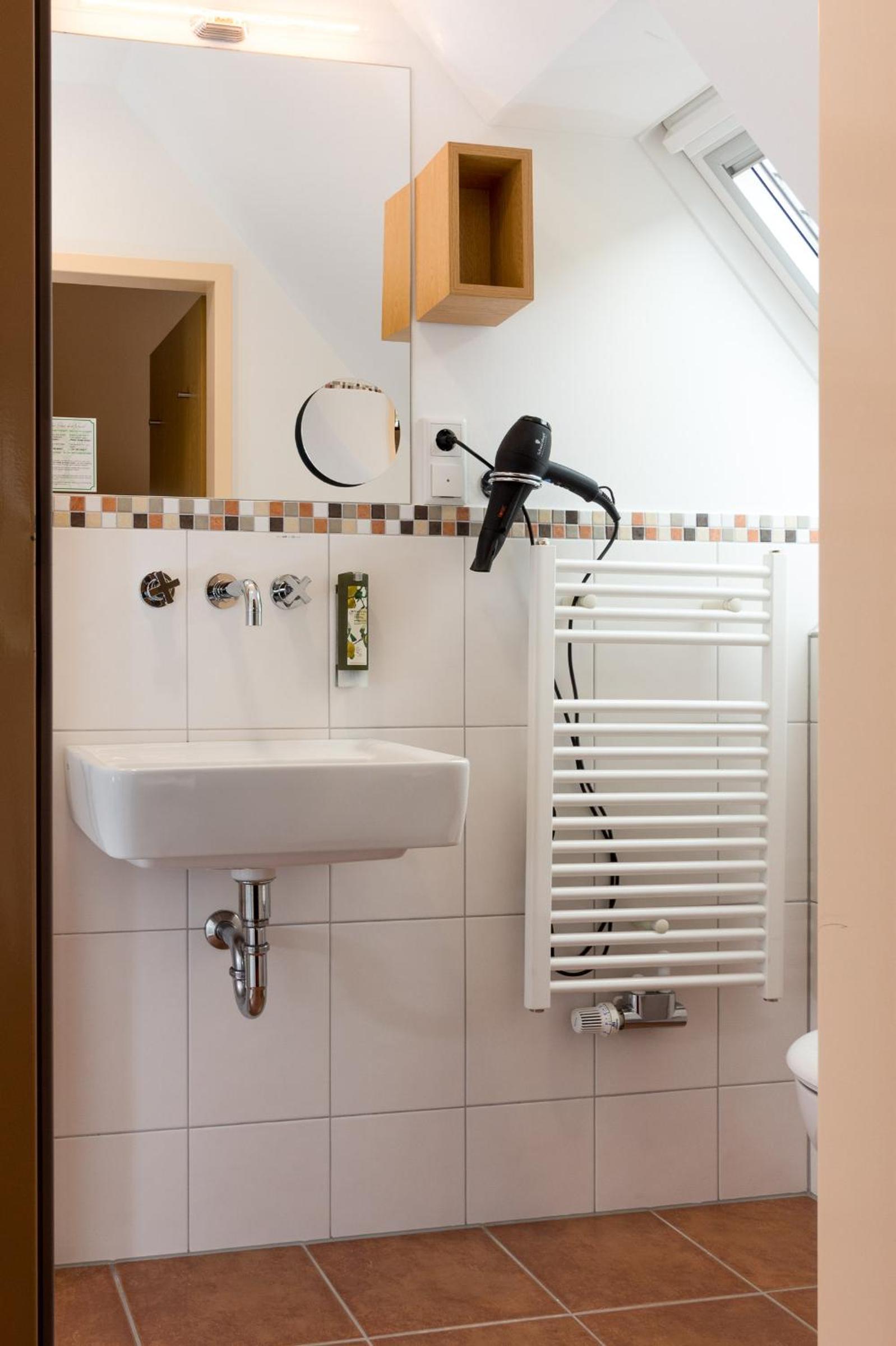 Double Room - Photo 11