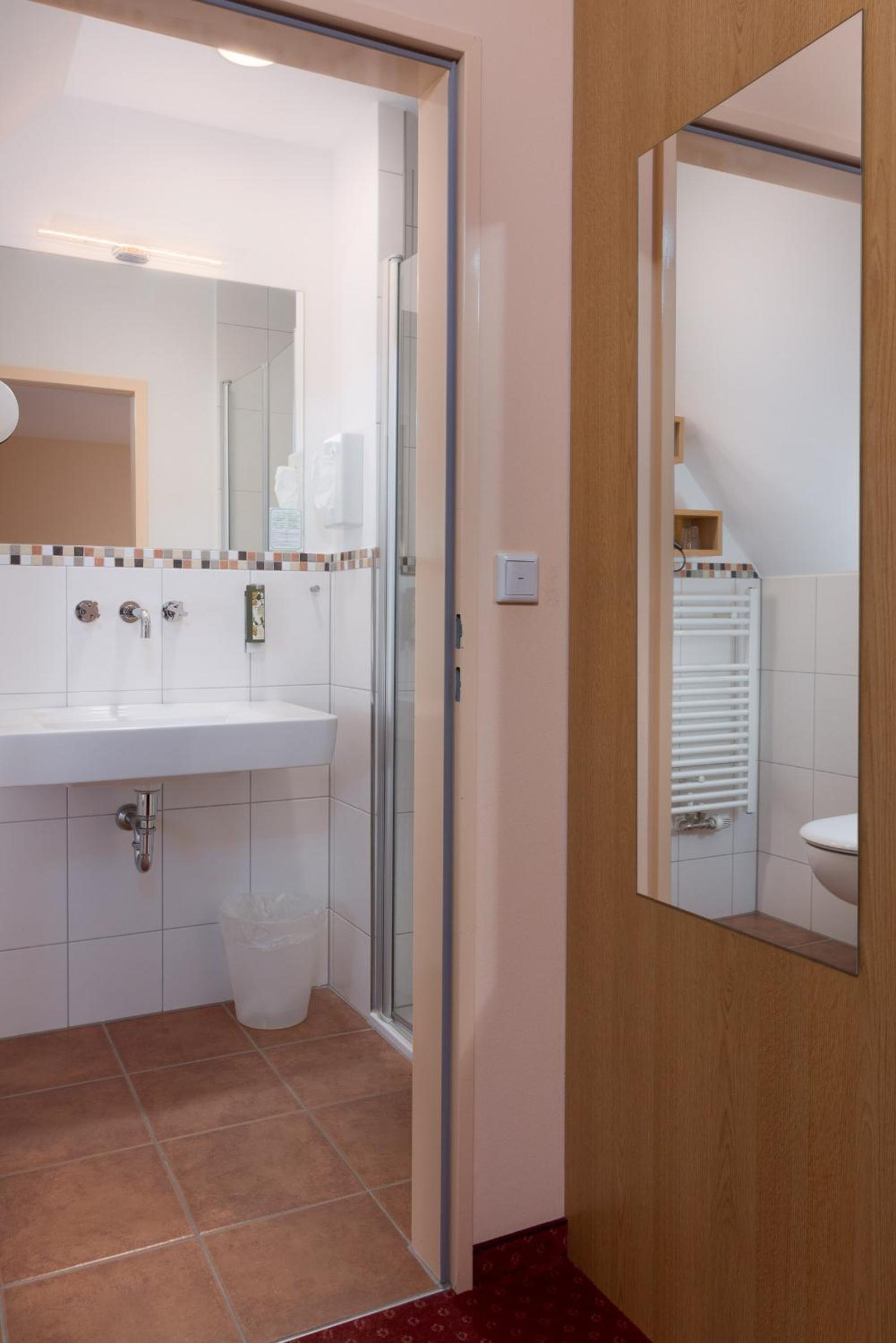 Double Room - Photo 12