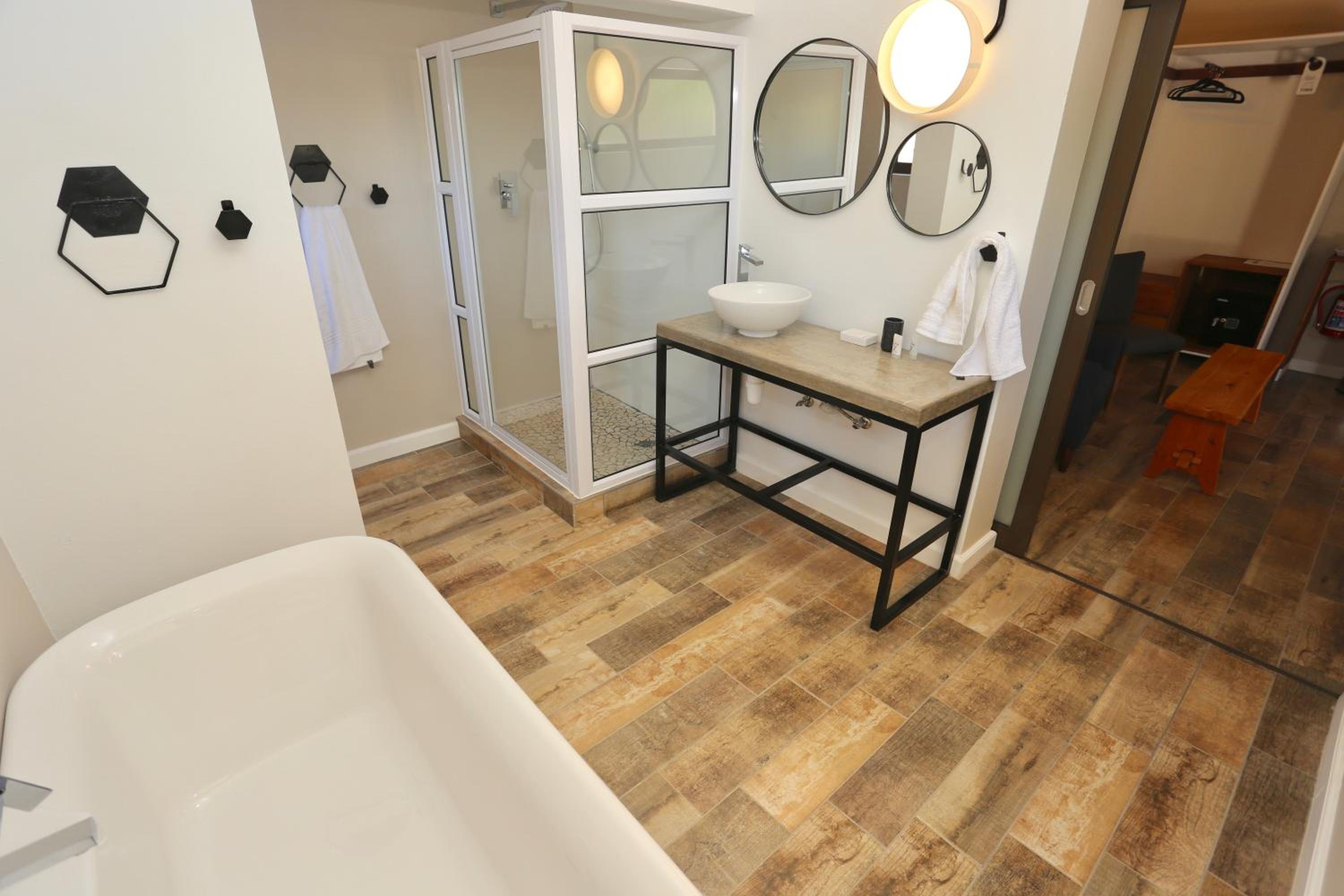 Suite photo 1