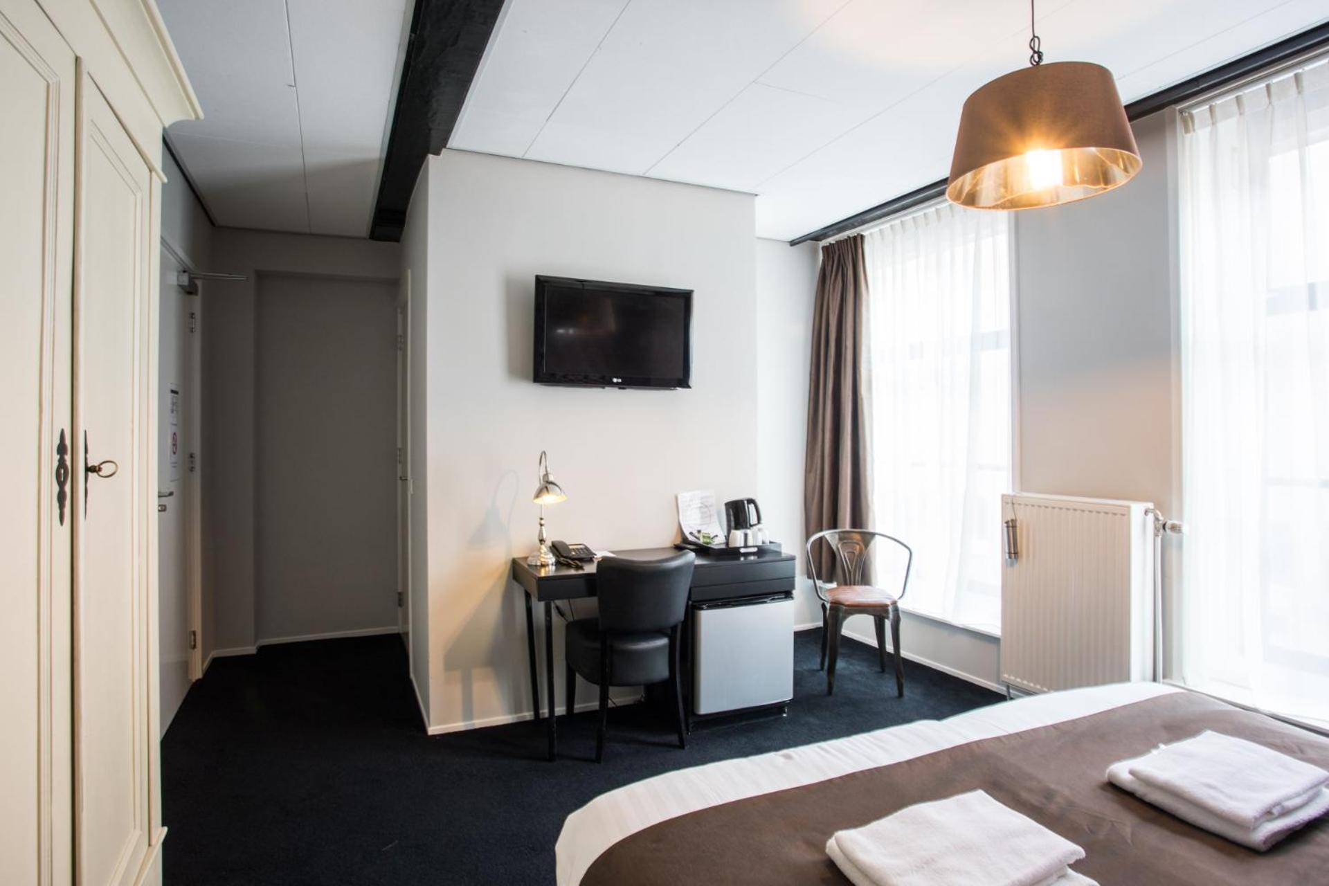 Deluxe Double Room - Photo 14