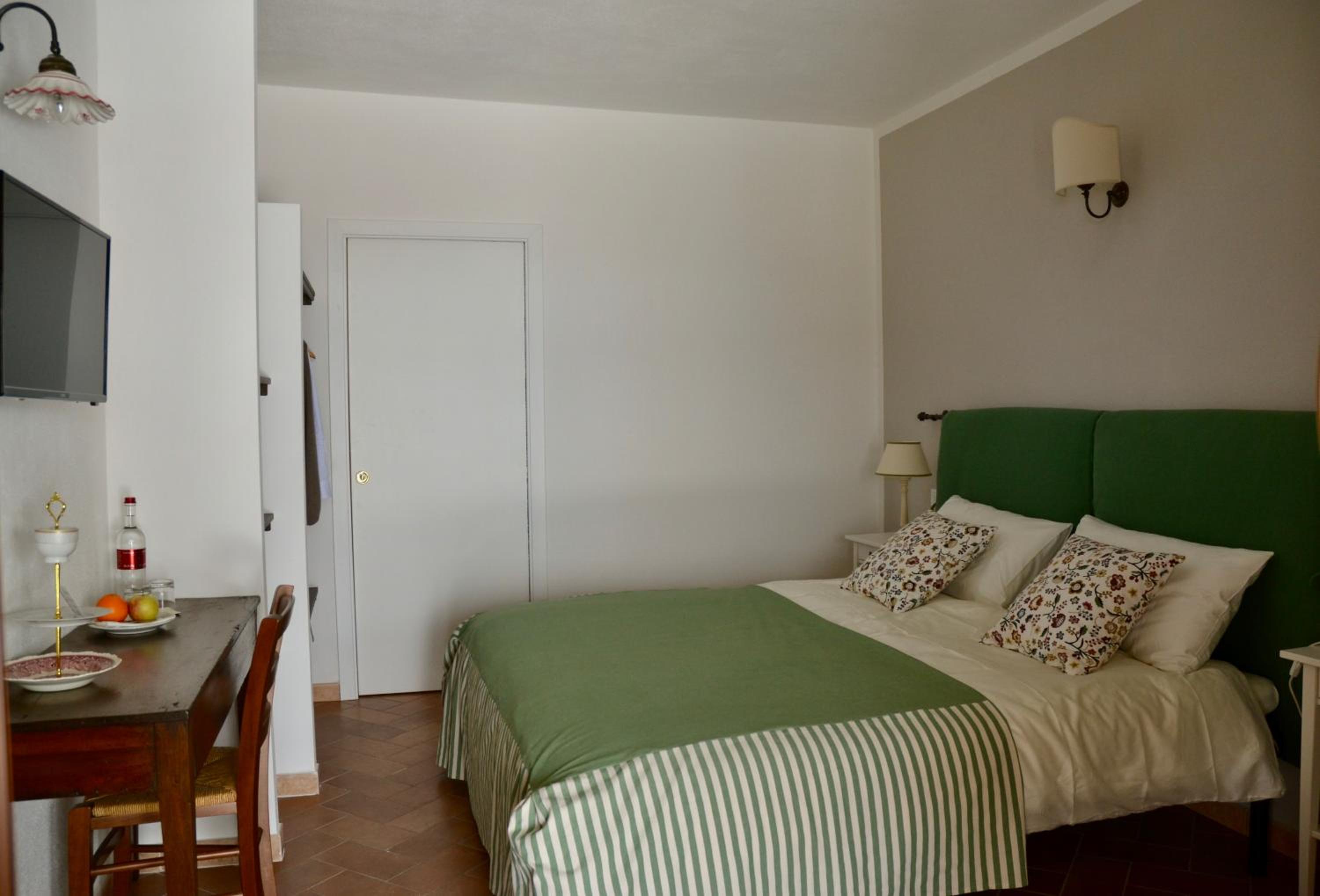 Double Room with Private Bathroom photo 2