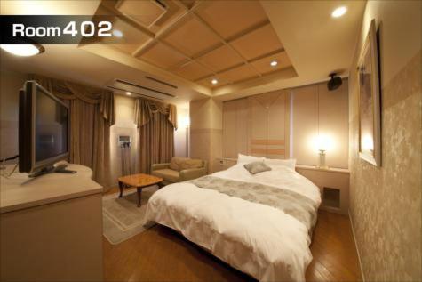 Double Room - Photo 11