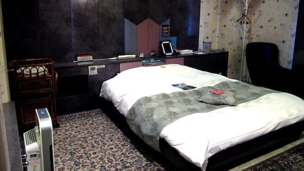 Double Room - Photo 10