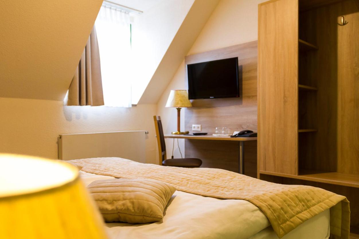 Double or Twin Room - Photo 1