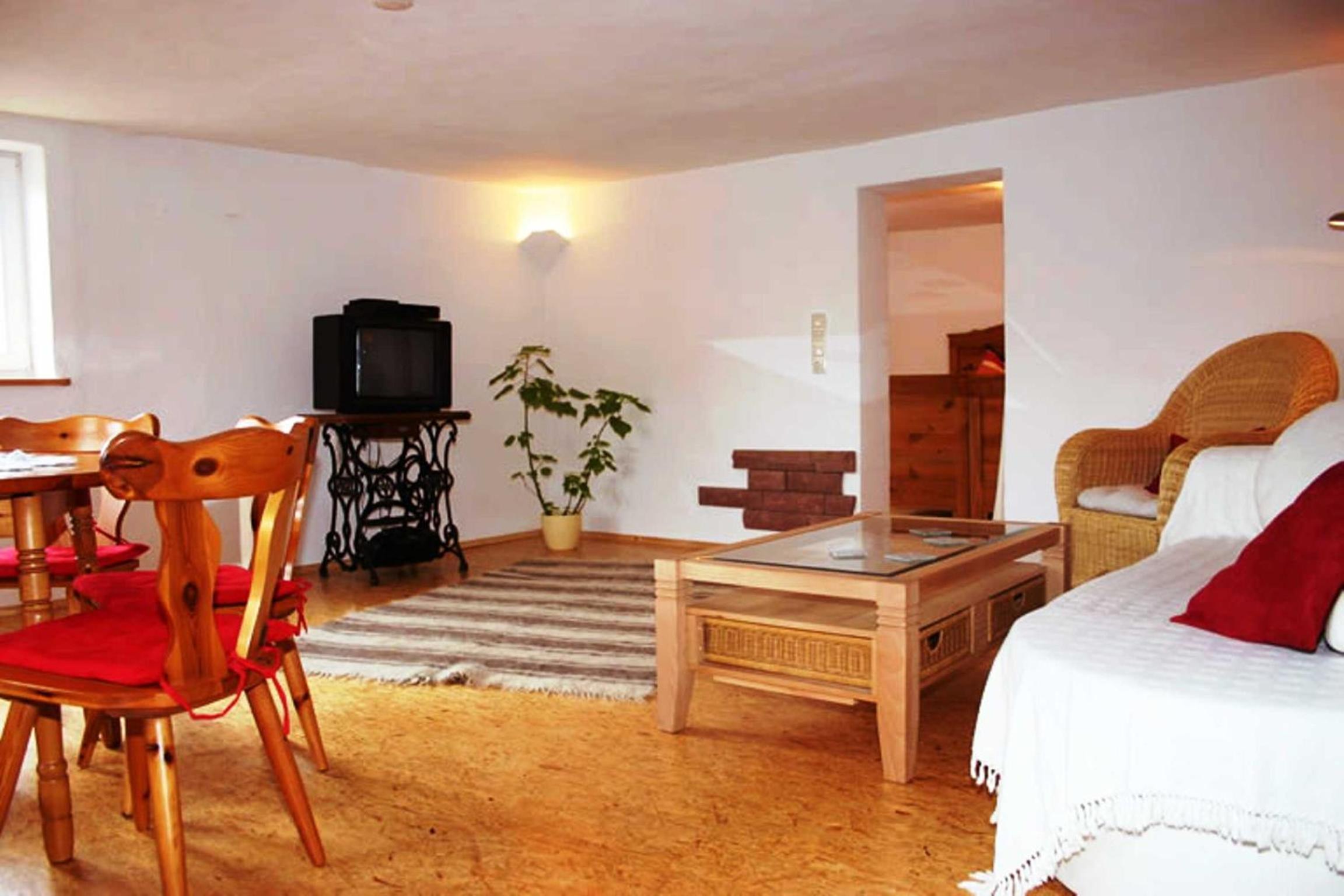 Two-Bedroom Apartment with Shower  photo 1
