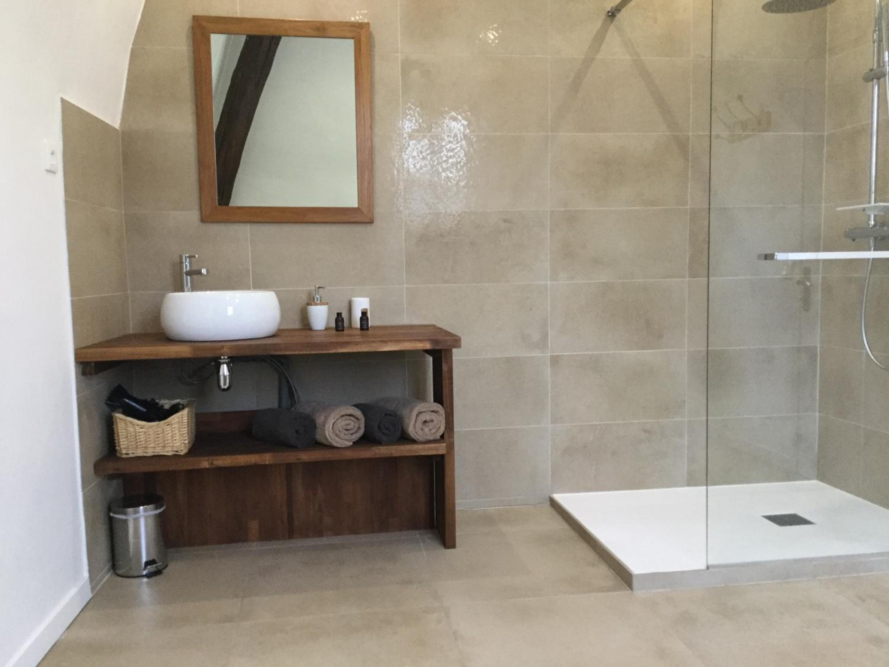 Deluxe Double Room With Shower - Photo 4