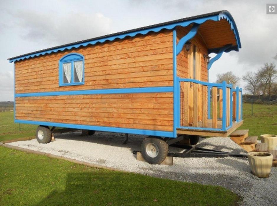 Caravan (2 Adults)