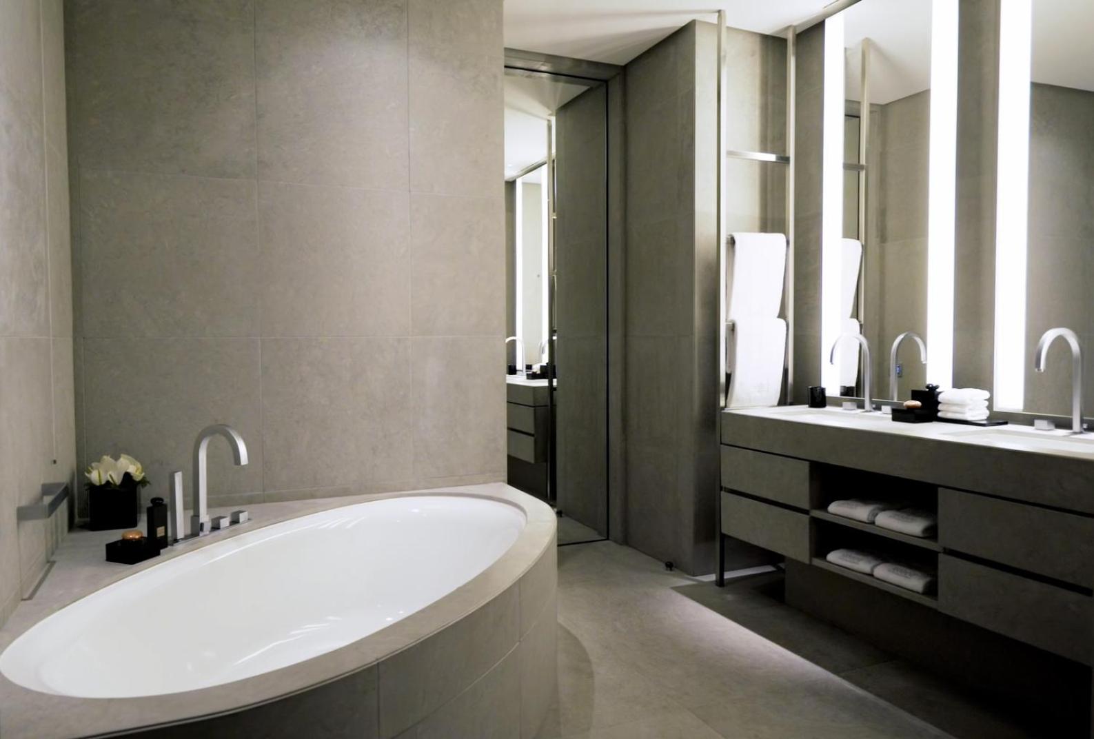 Signature Suite (Non Smoking)