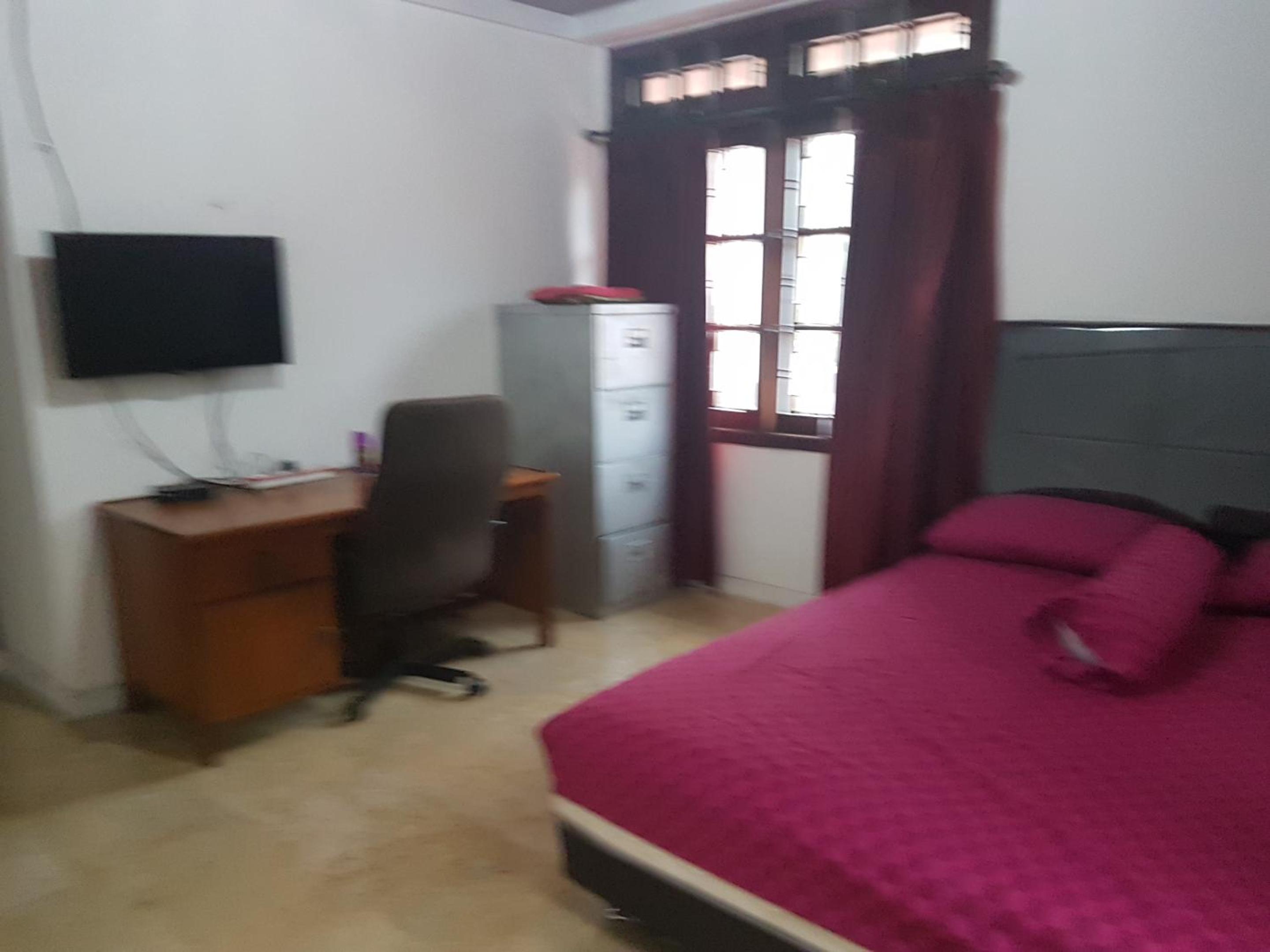 Deluxe King Suite - Photo 13