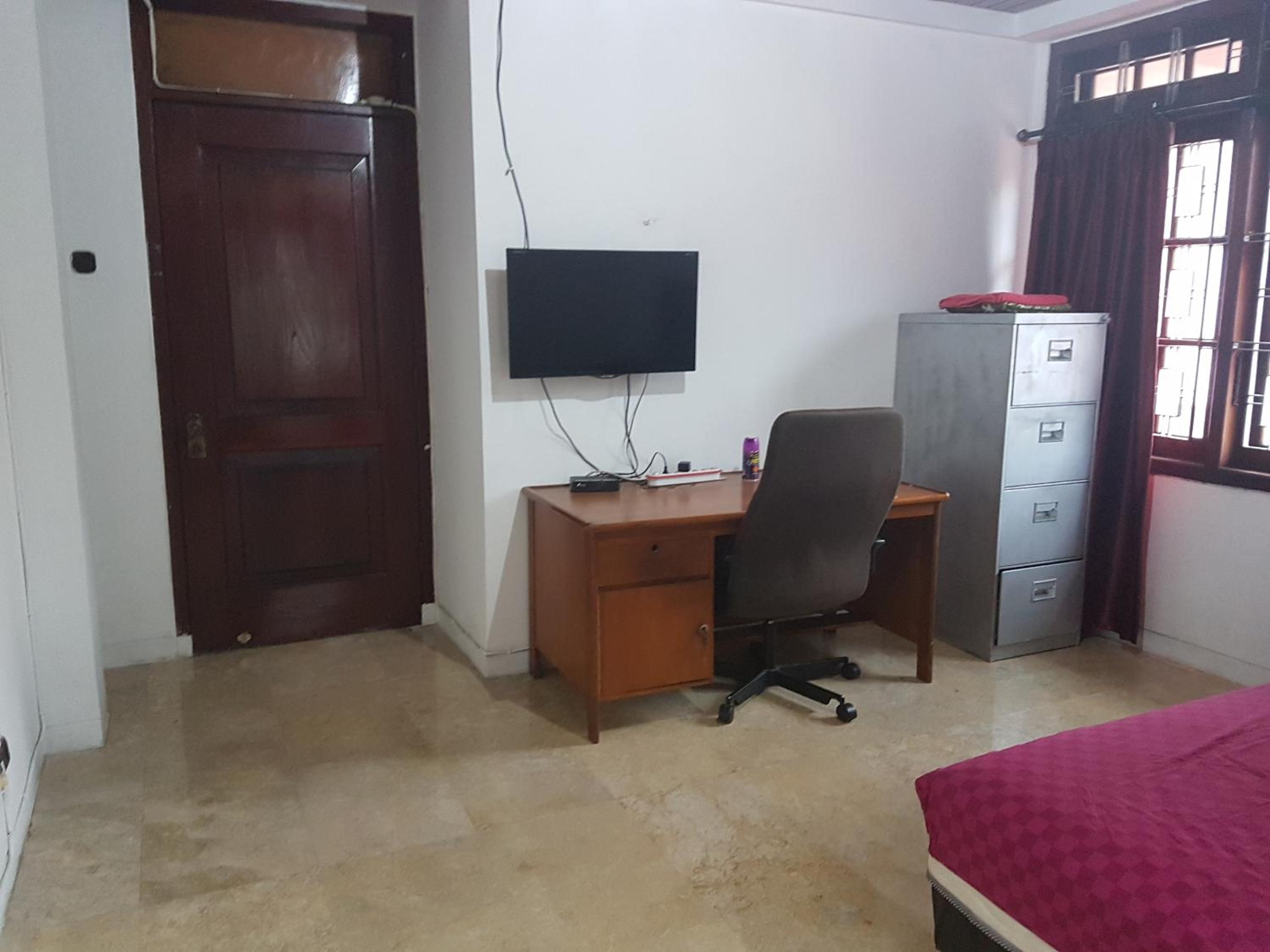 Deluxe King Suite - Photo 12