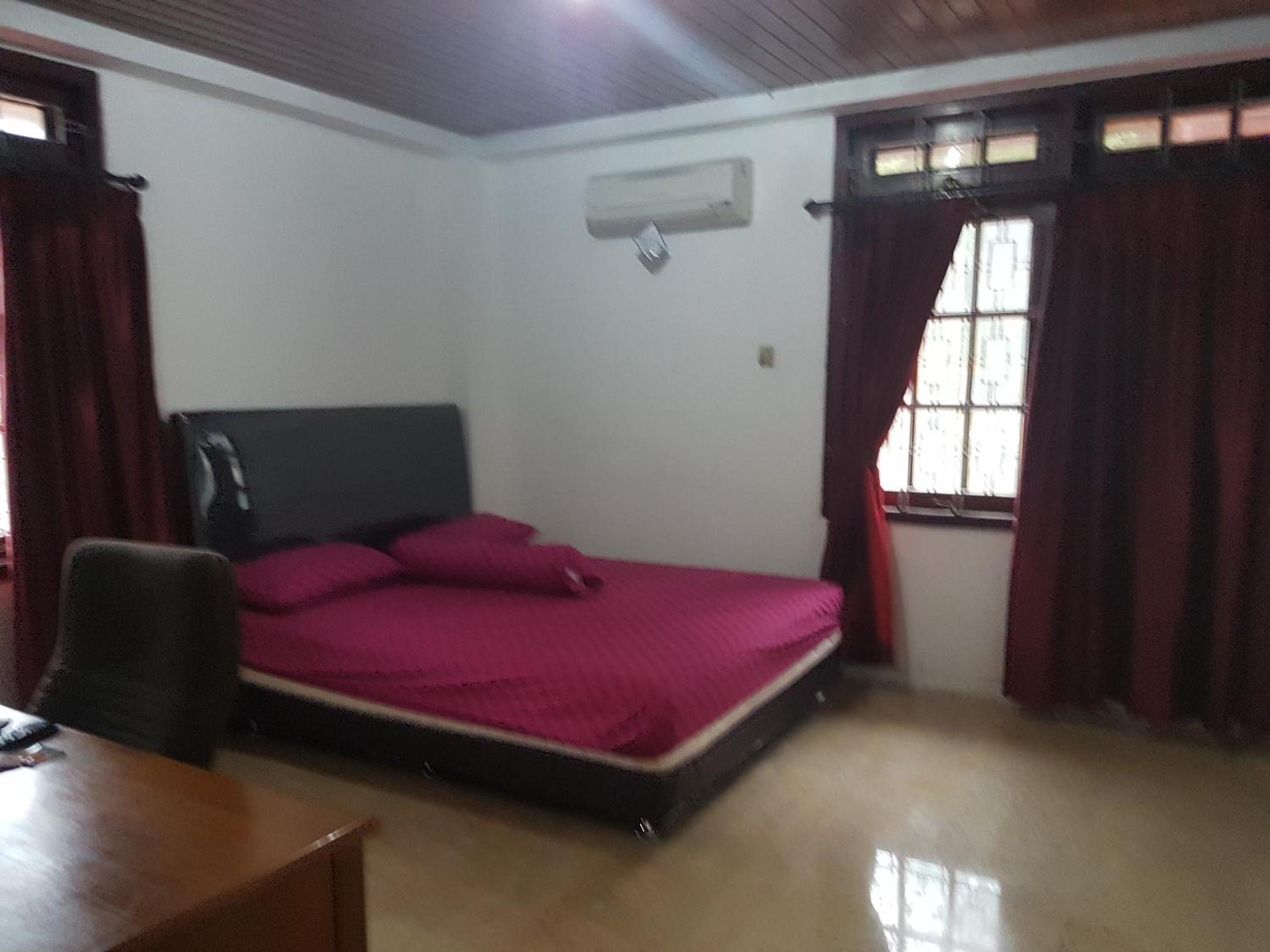Deluxe King Suite - Photo 11